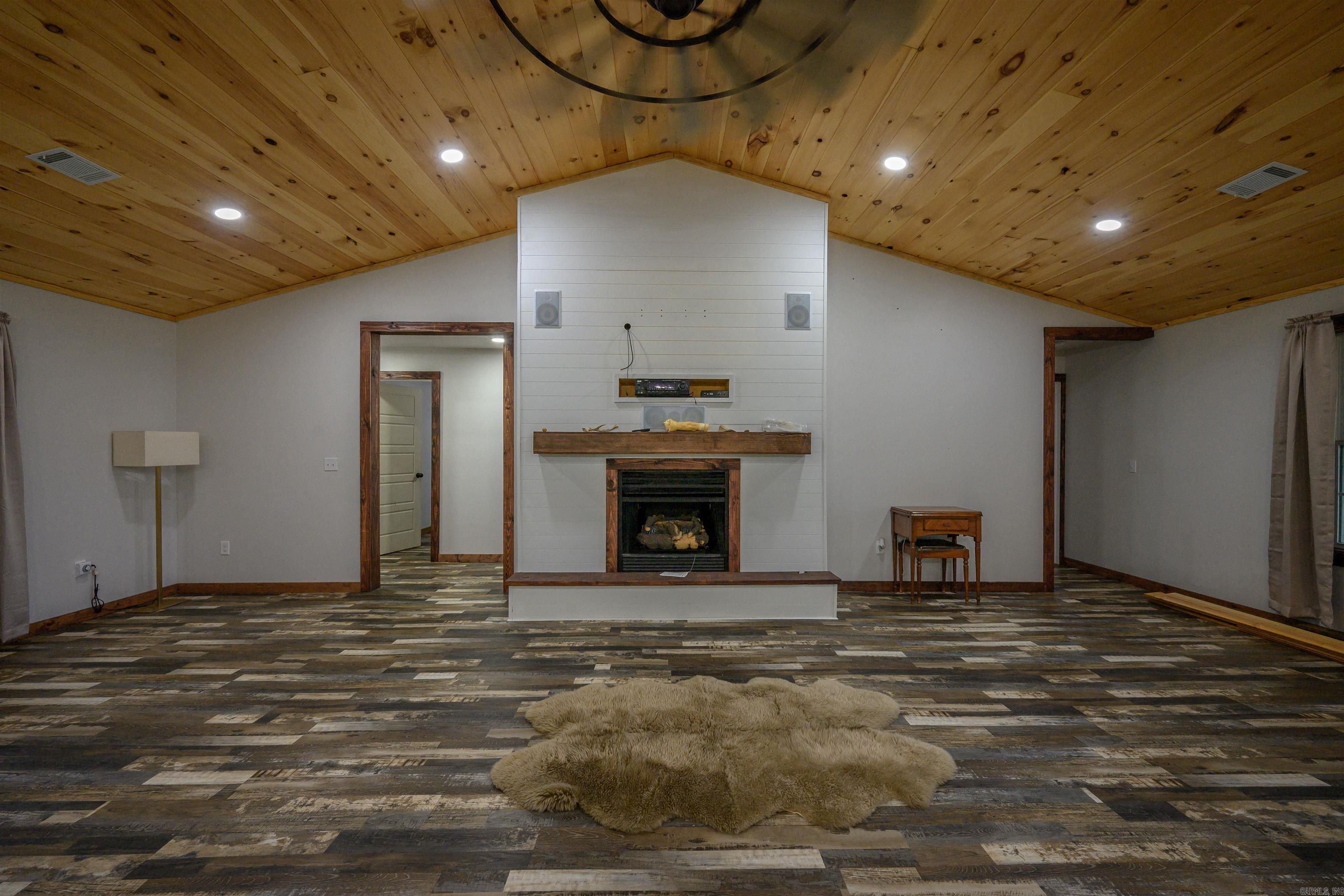 178 Paw Paw Ridge  Hardy, AR