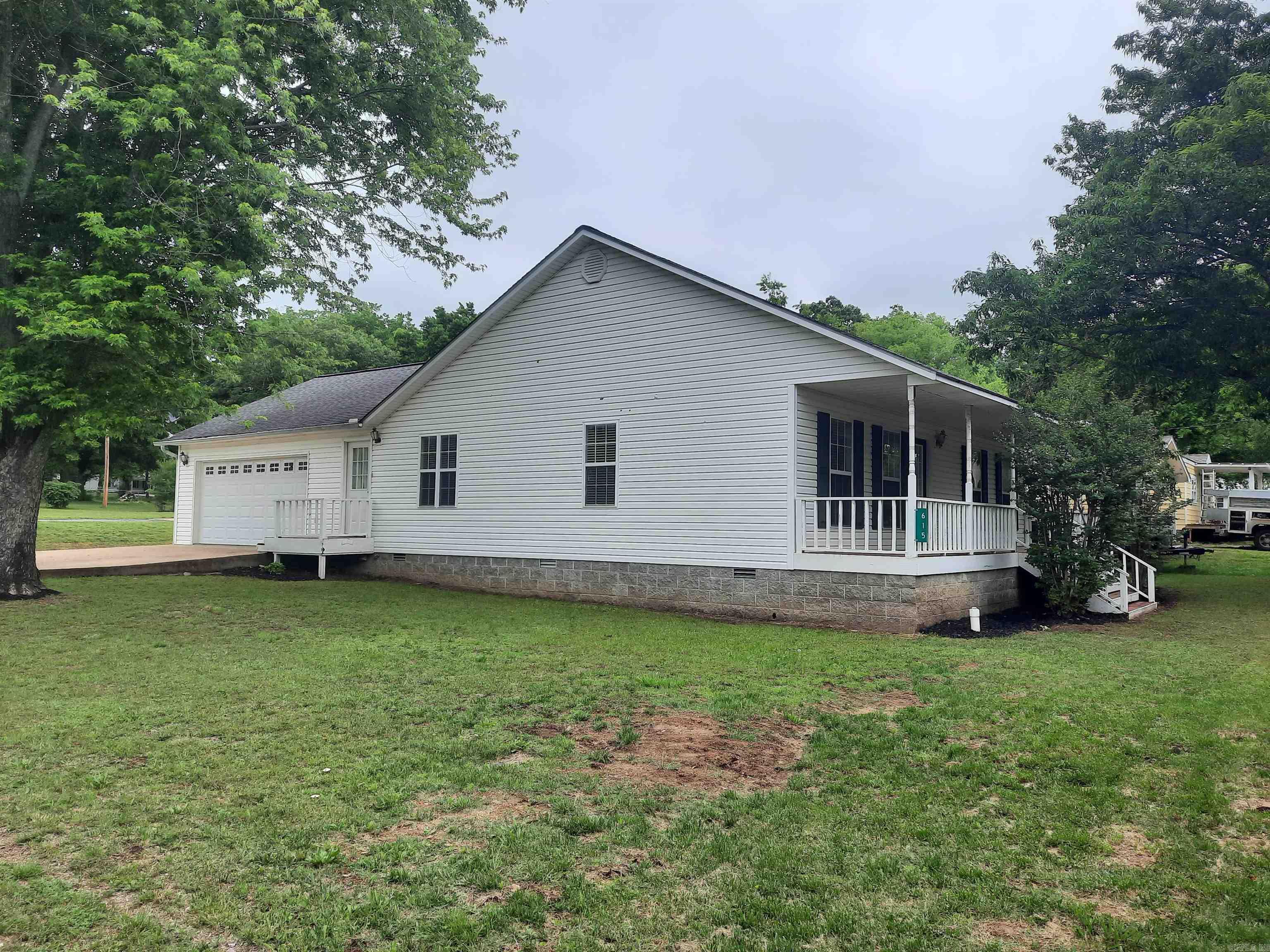 615 Jackson Mountain View, AR 72560