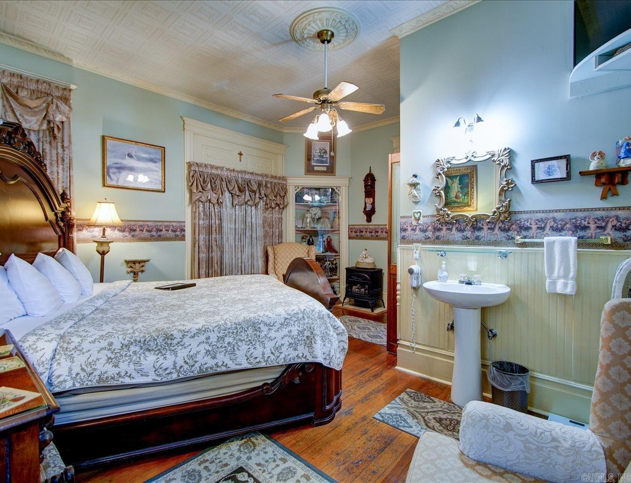 318 Quapaw The Gables Inn Hot Springs, AR