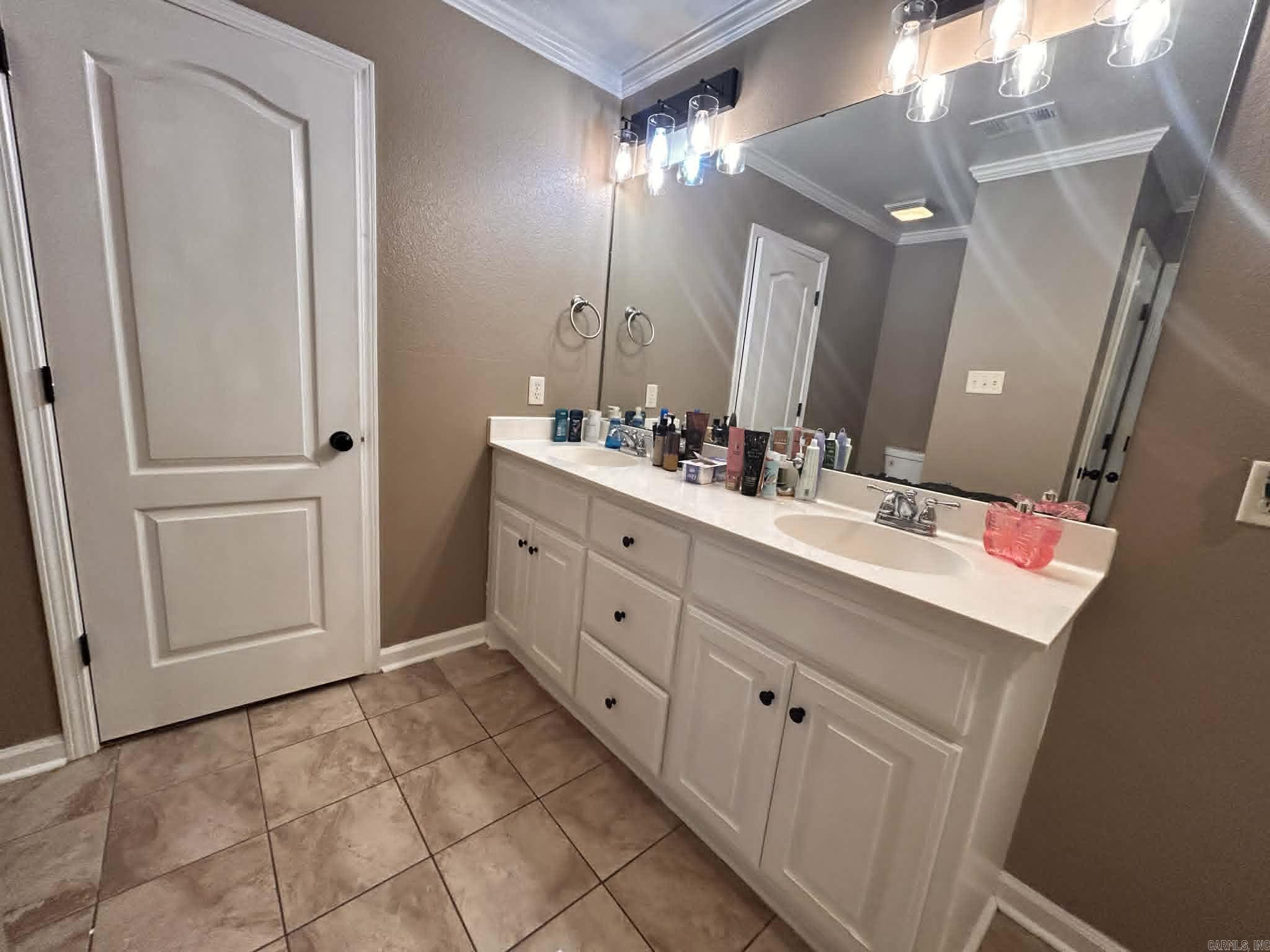 46 Chateaus  Little Rock, AR