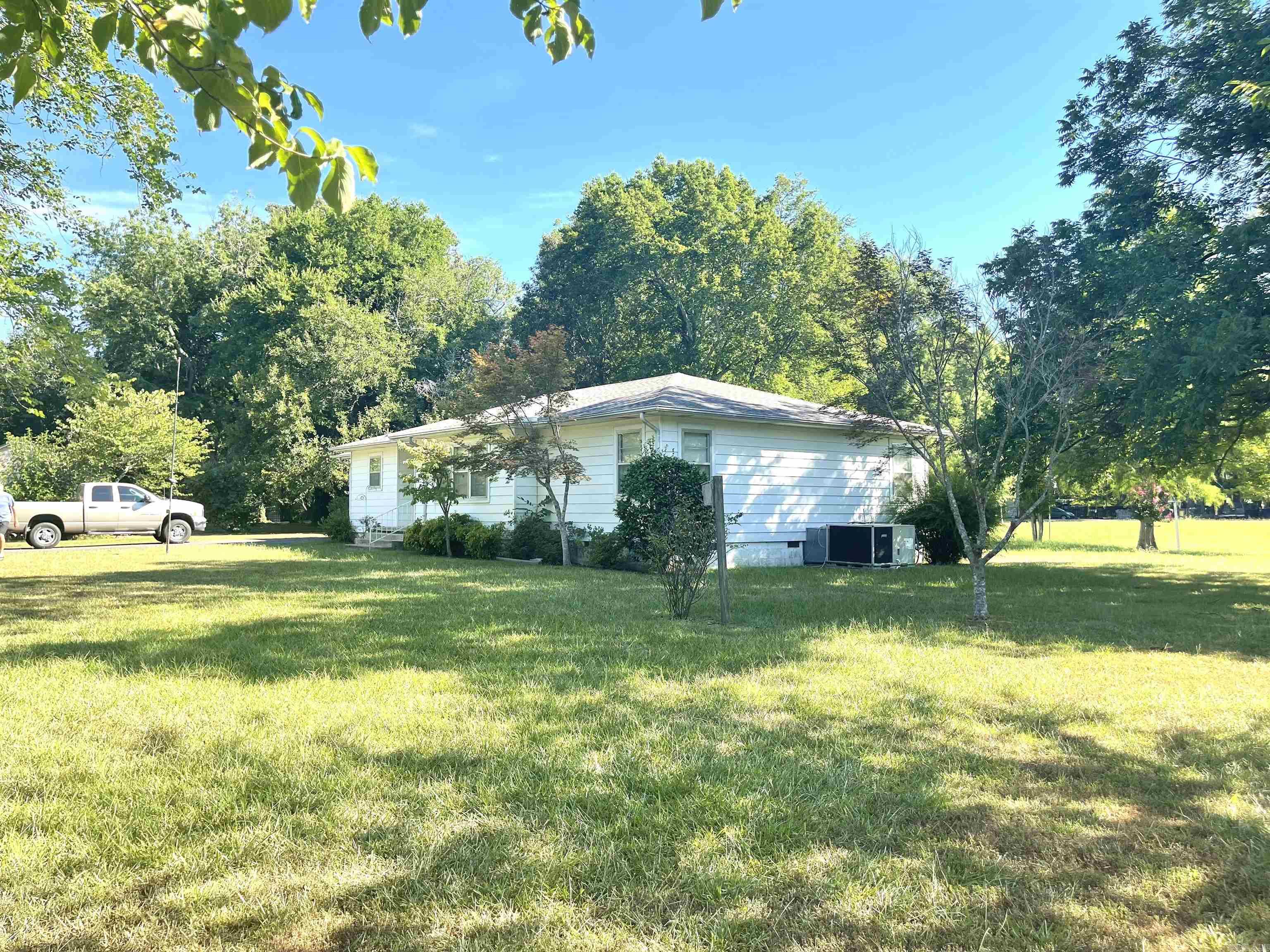 312 E Searcy St  Kensett, AR