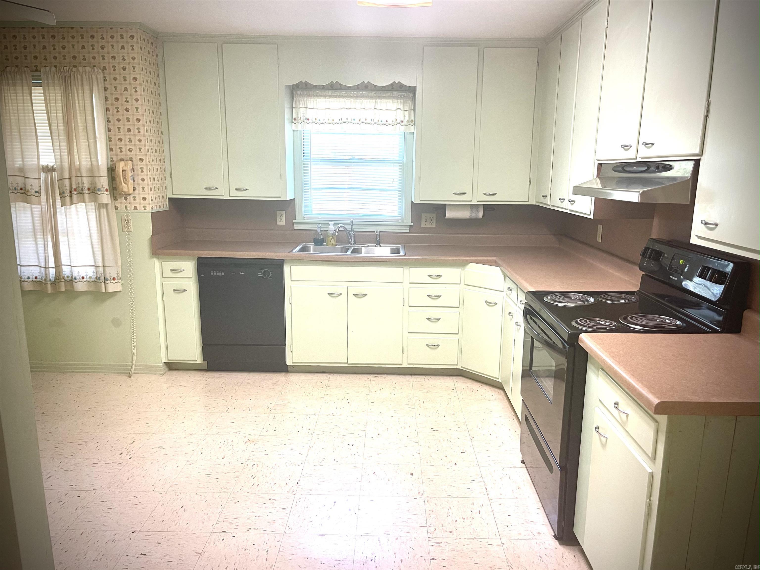 312 E Searcy St  Kensett, AR