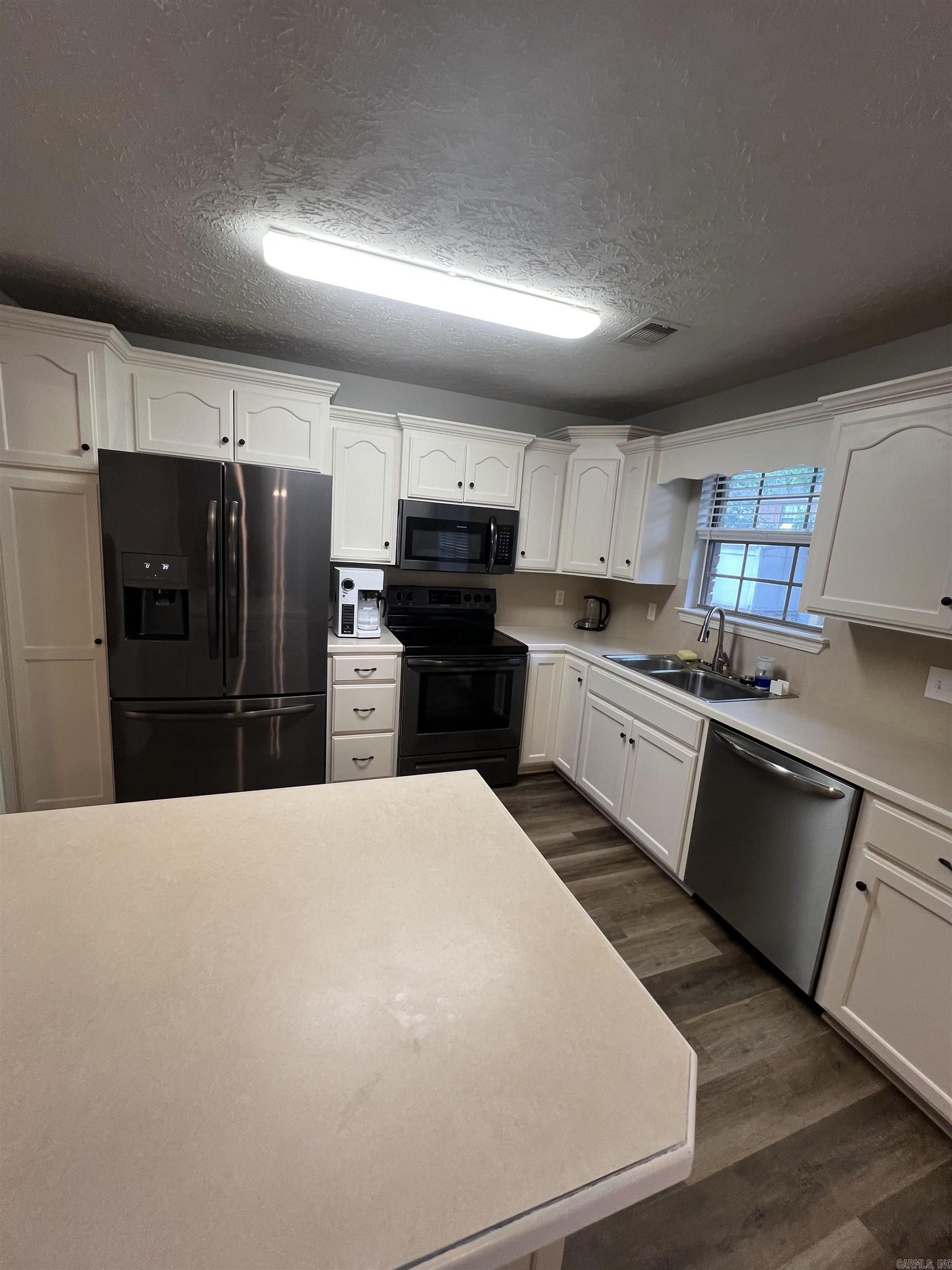 19 Sunbelt Court 16 Reliance Court Mayflower, AR