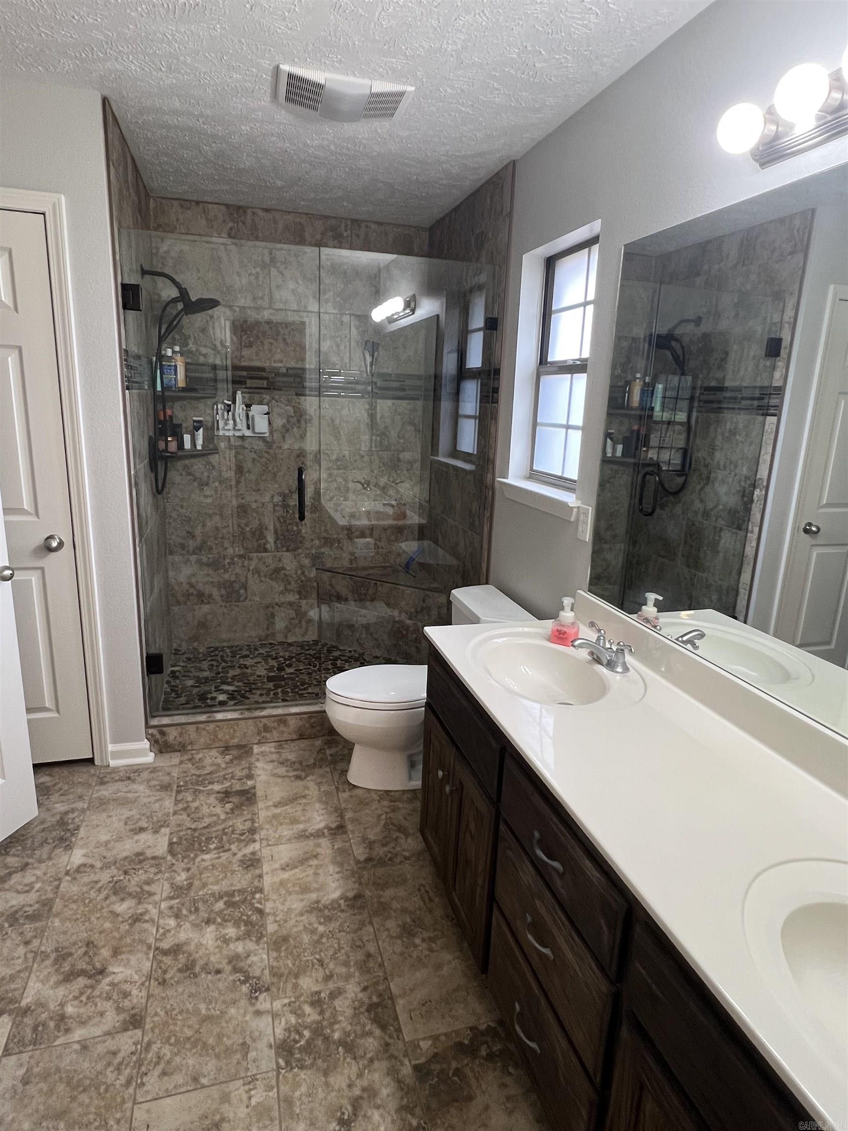 19 Sunbelt Court 16 Reliance Court Mayflower, AR