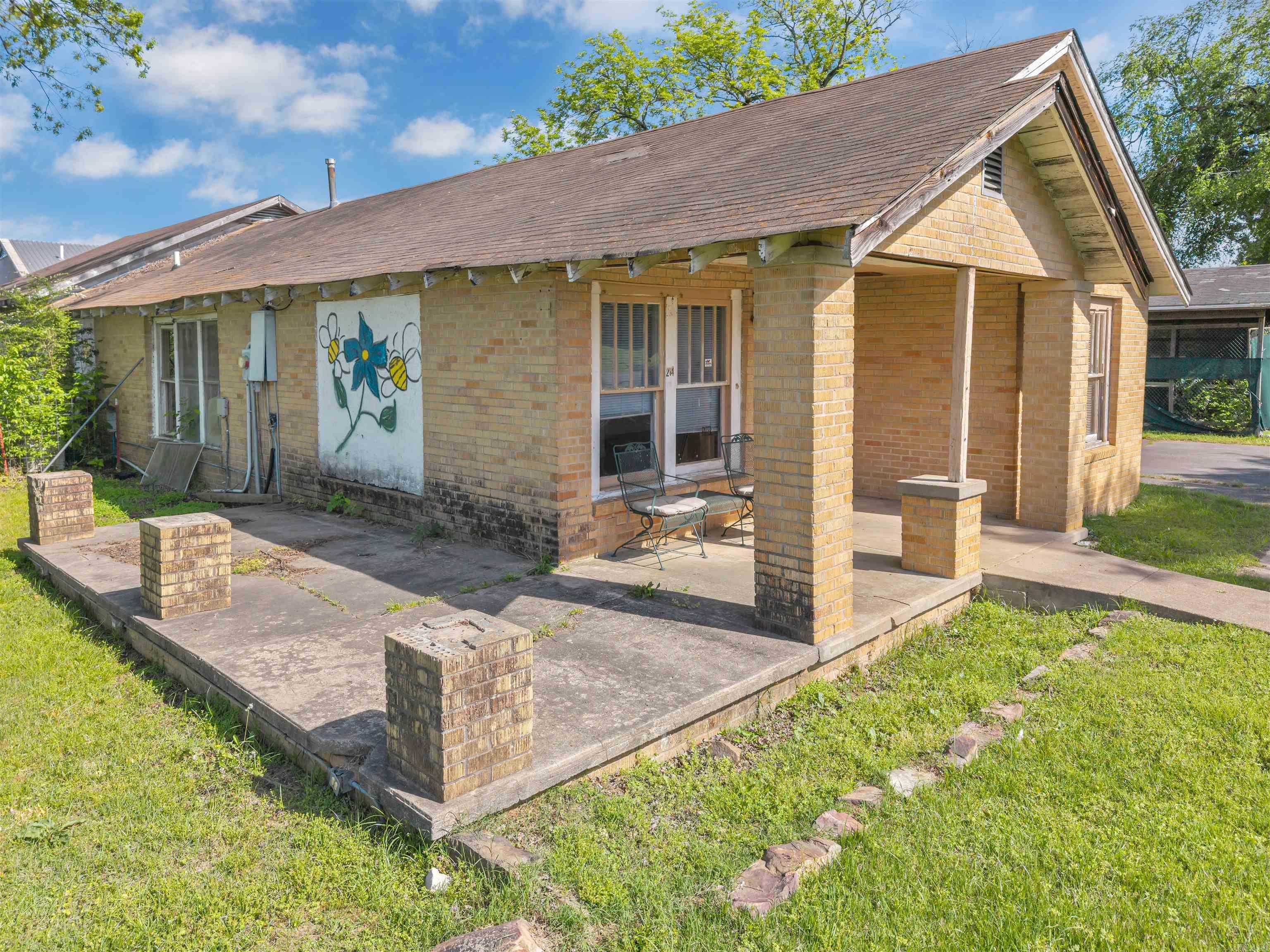 206 B  Perryville, AR
