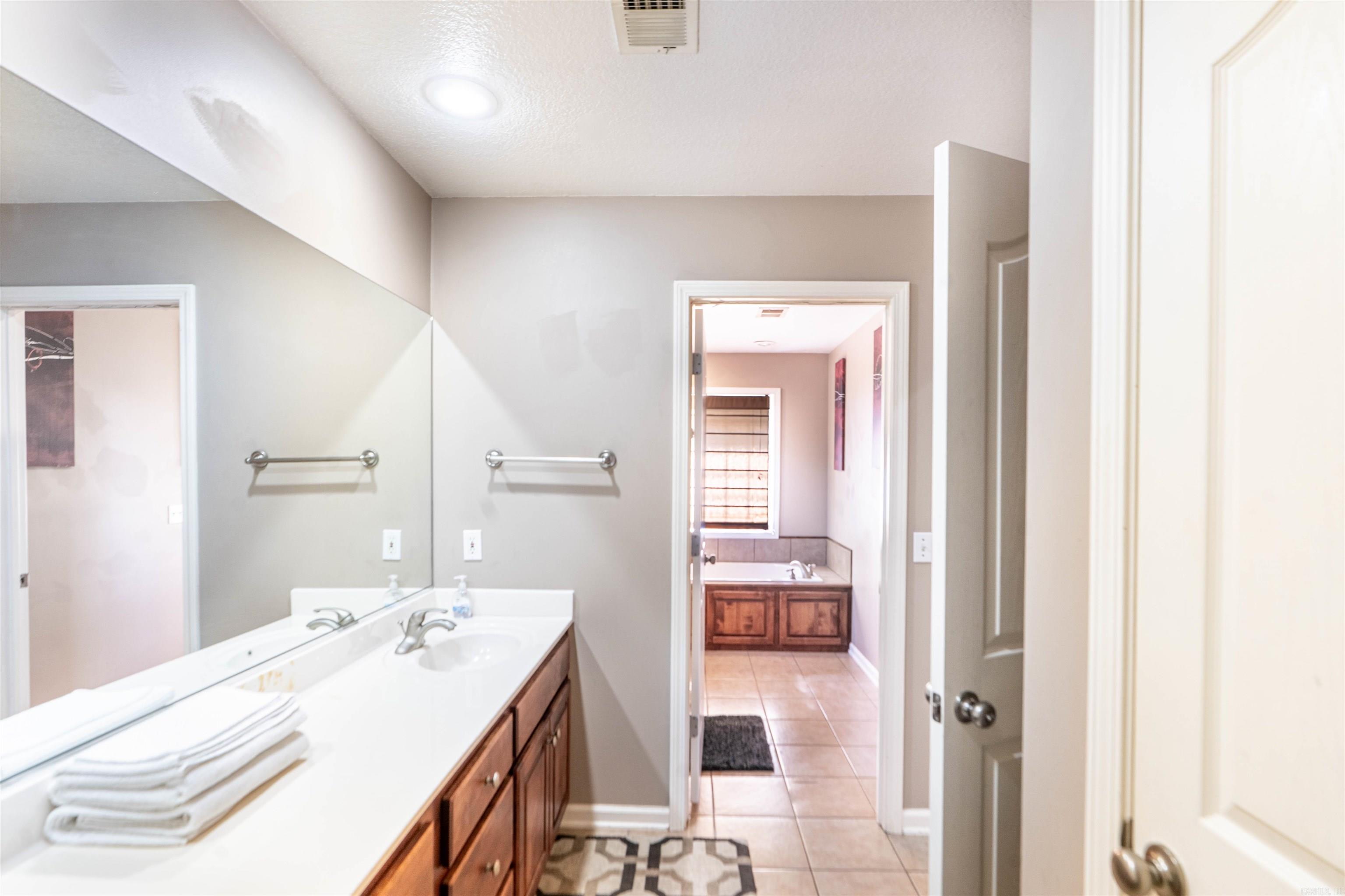 4801 Lonoke Lane  Jonesboro, AR