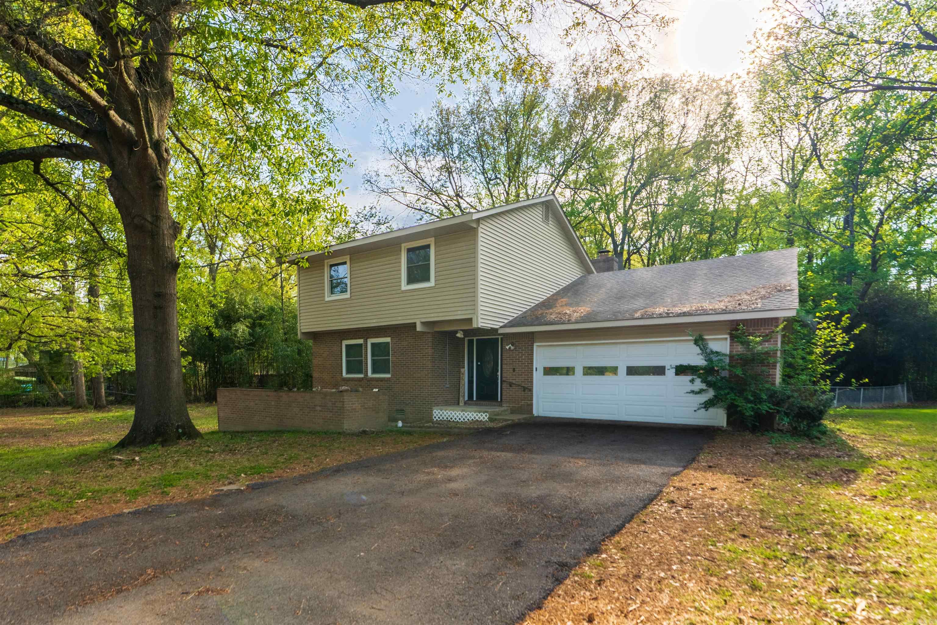 1617 Briarwood Drive  Jonesboro, AR