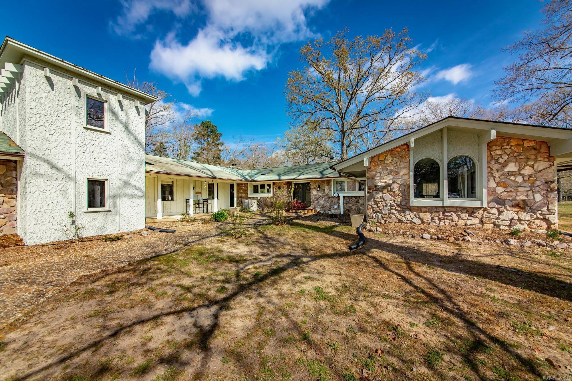 2201 River Road  Redfield, AR