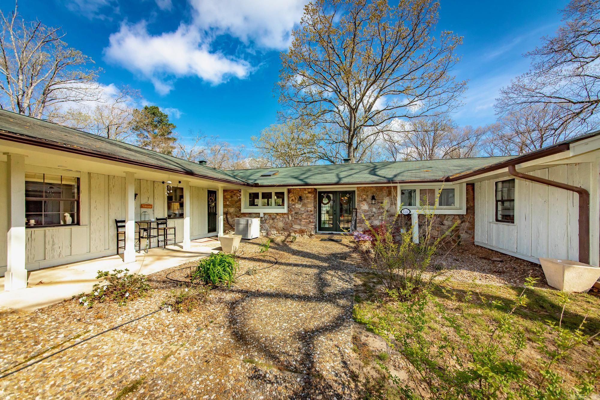 2201 River Road  Redfield, AR
