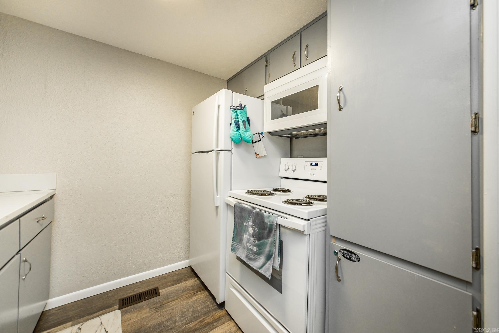 601 Dave Creek Parkway  Fairfield Bay, AR