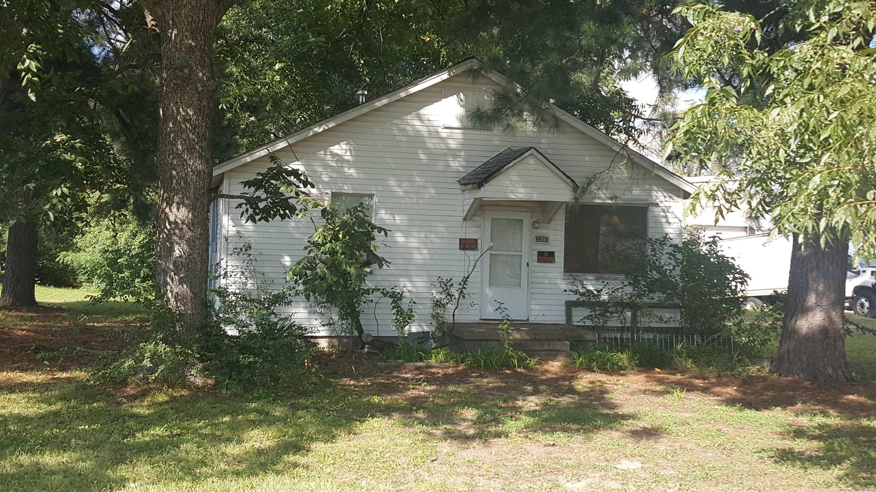422 Dixie Lane — photo 2