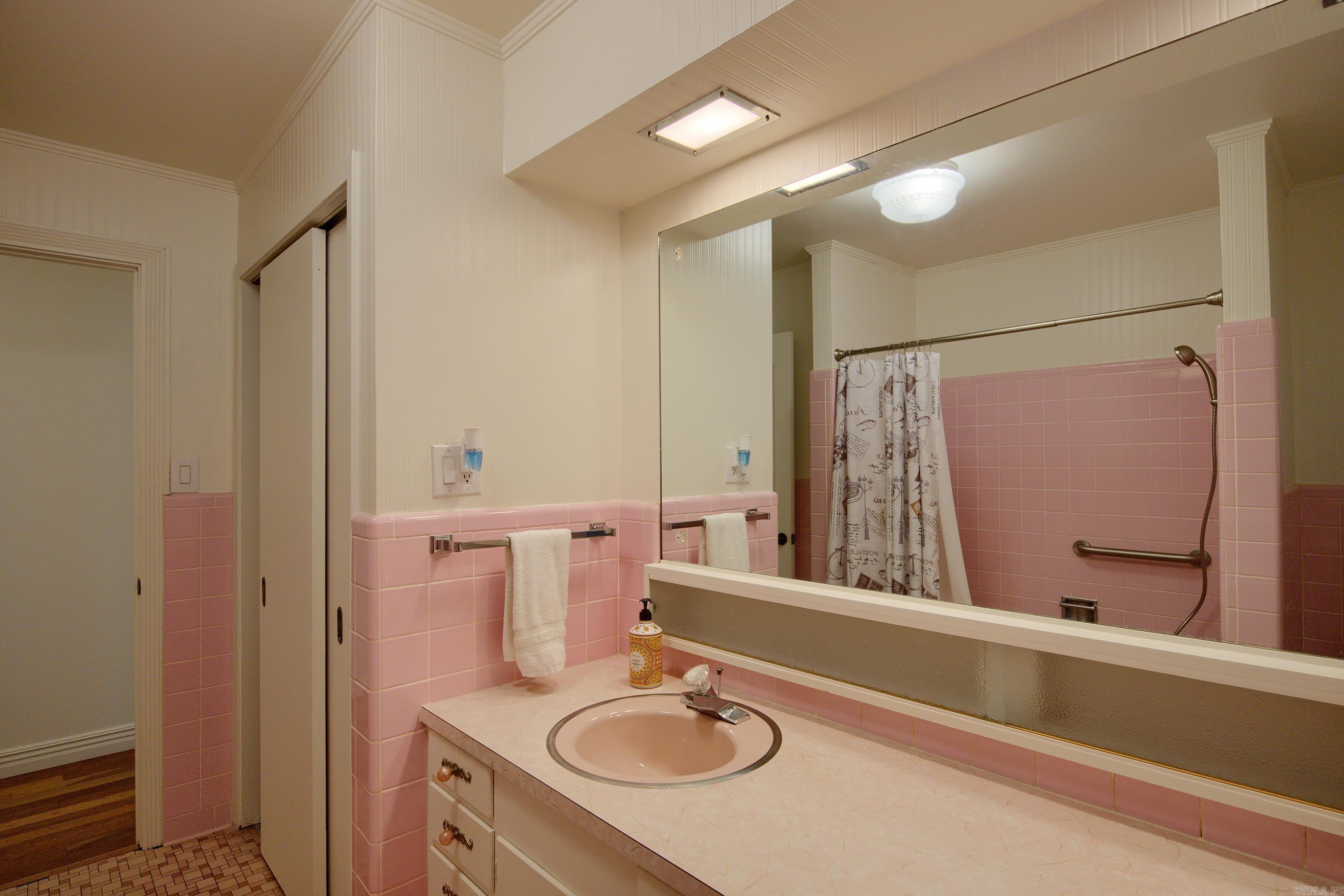 208 Indian Hills  Hot Springs, AR