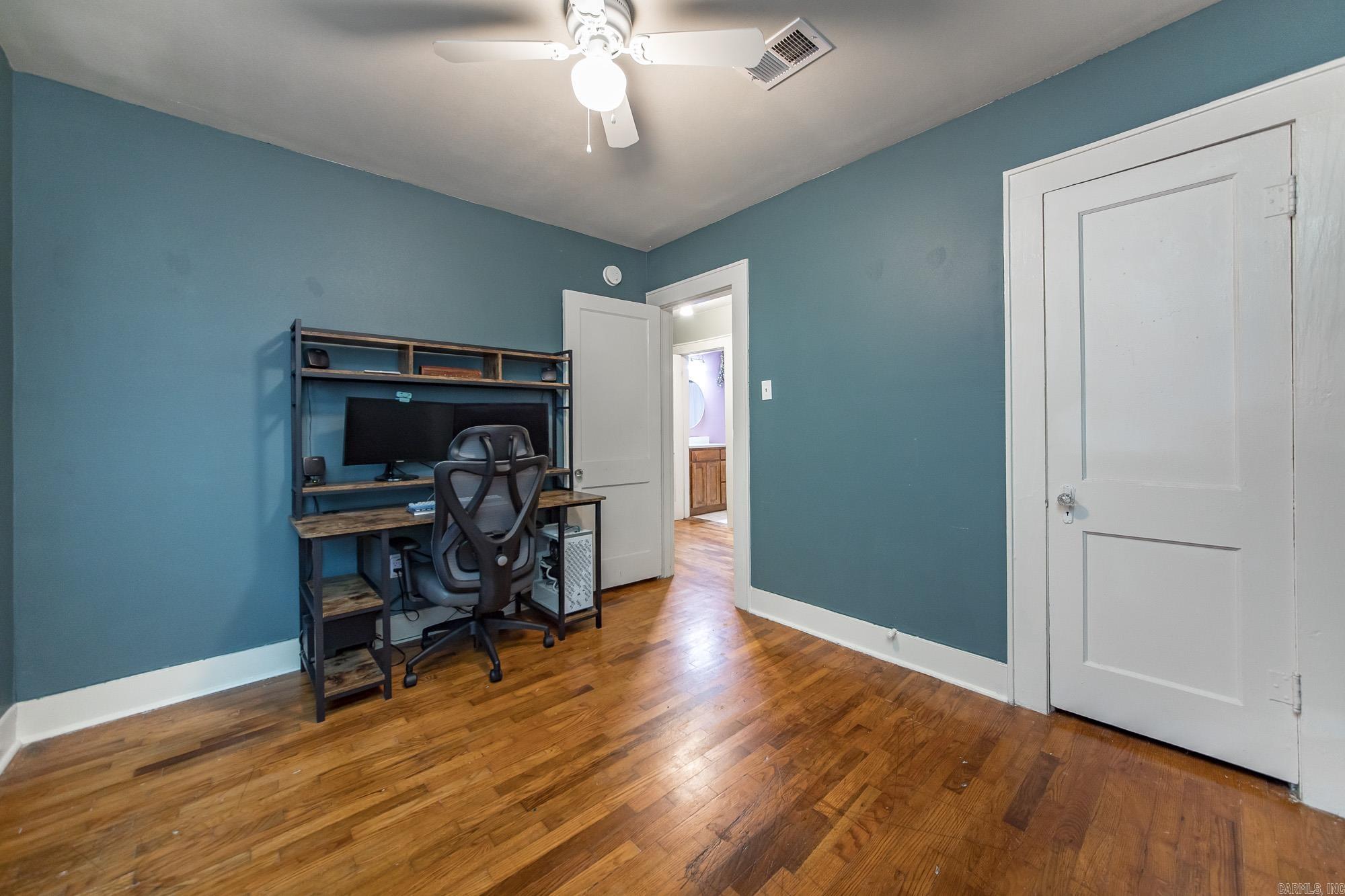 1114 Davis  Conway, AR