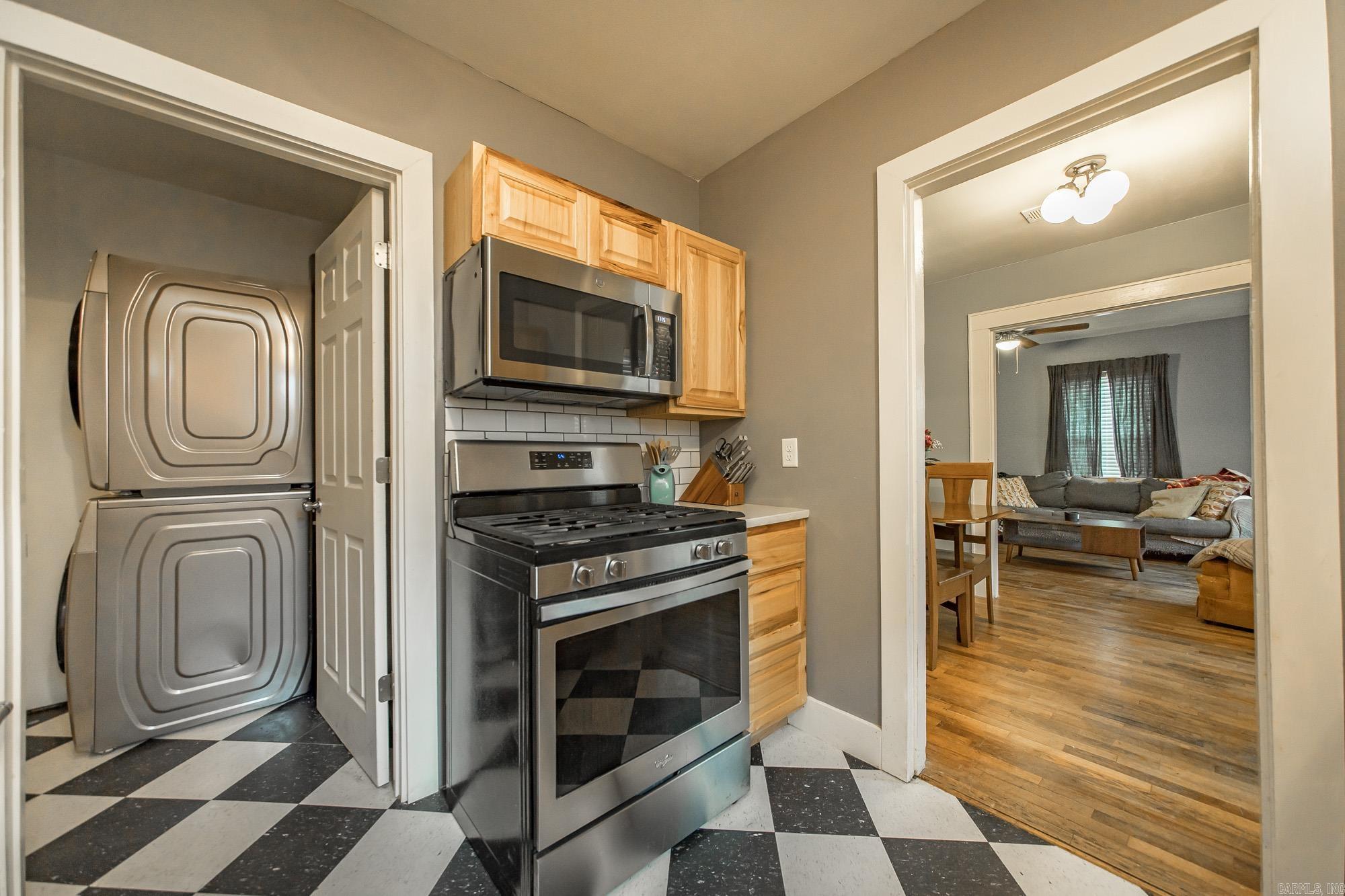 1114 Davis  Conway, AR