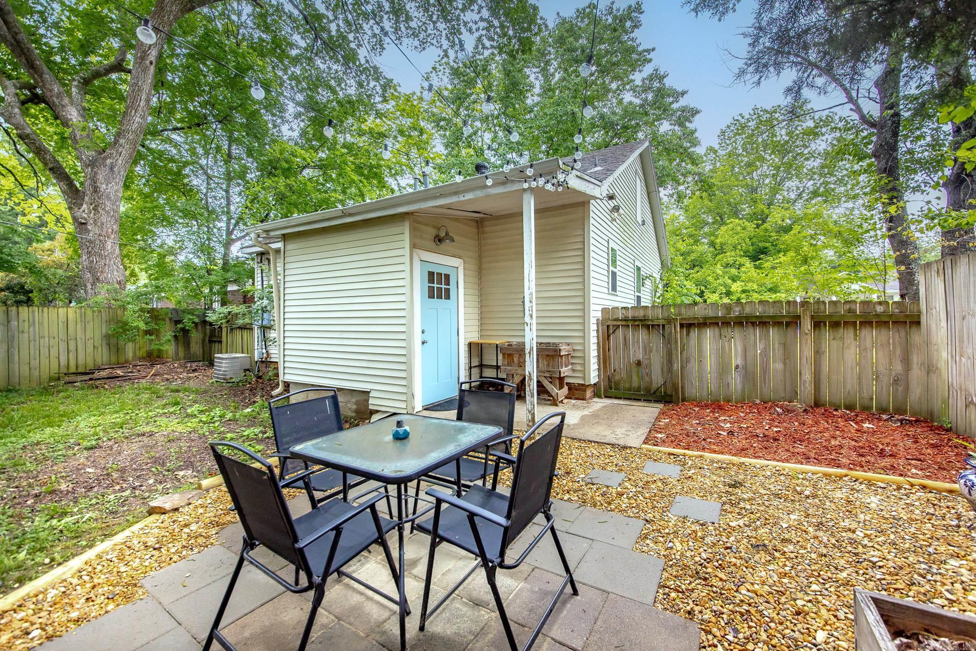 1114 Davis  Conway, AR
