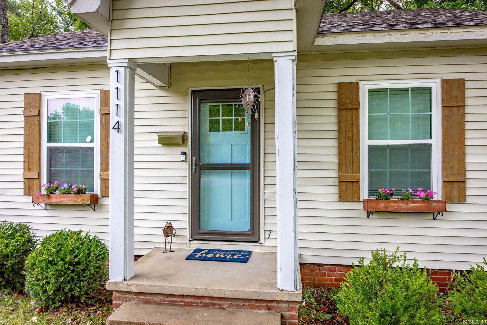 1114 Davis  Conway, AR