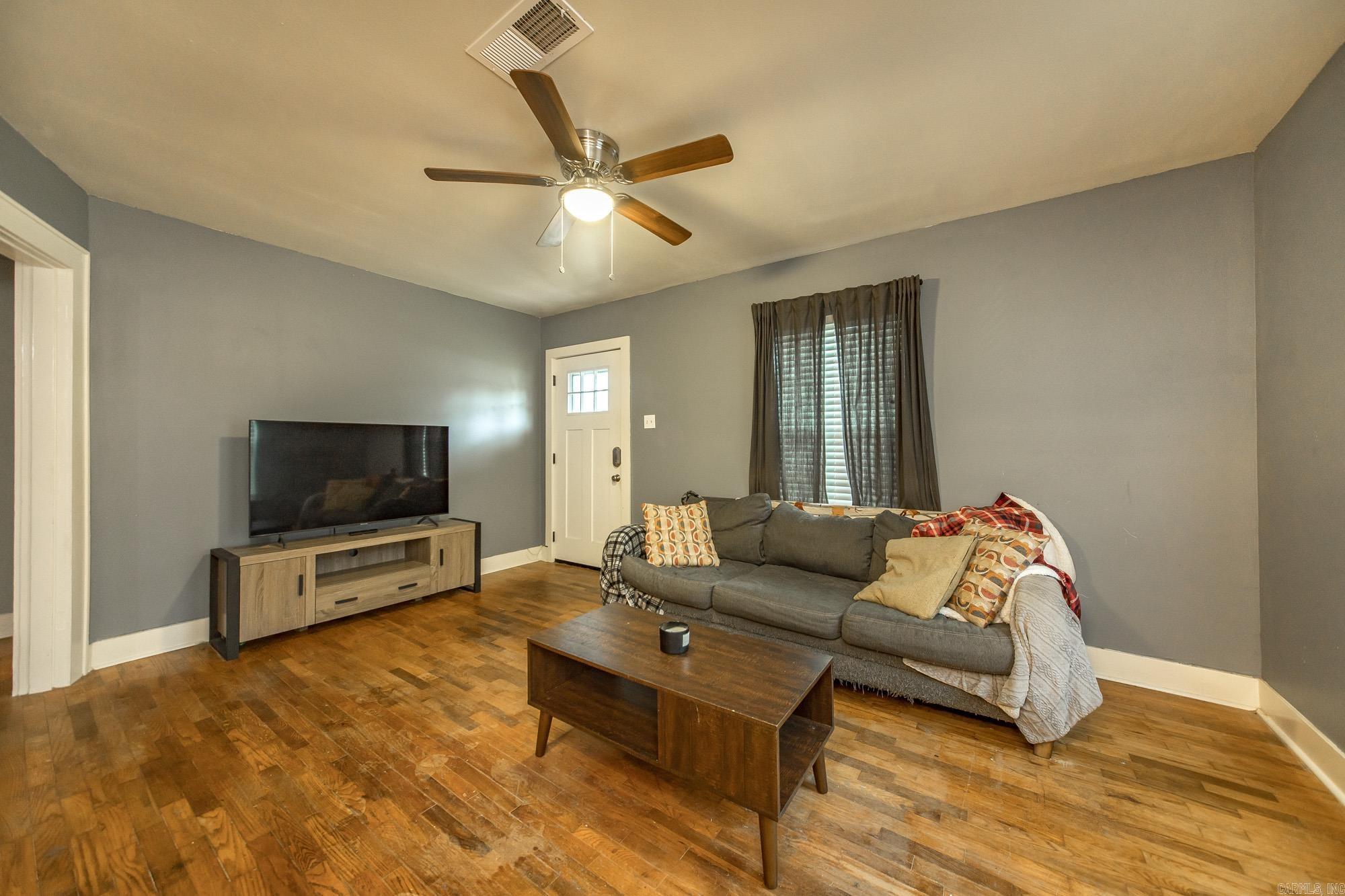 1114 Davis  Conway, AR