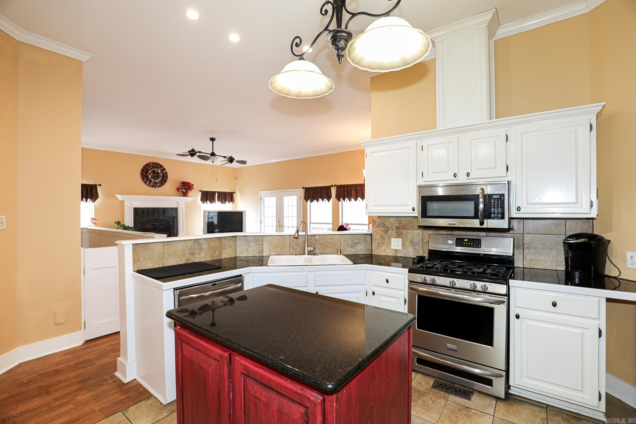 3322 QUAIL LN  Benton, AR