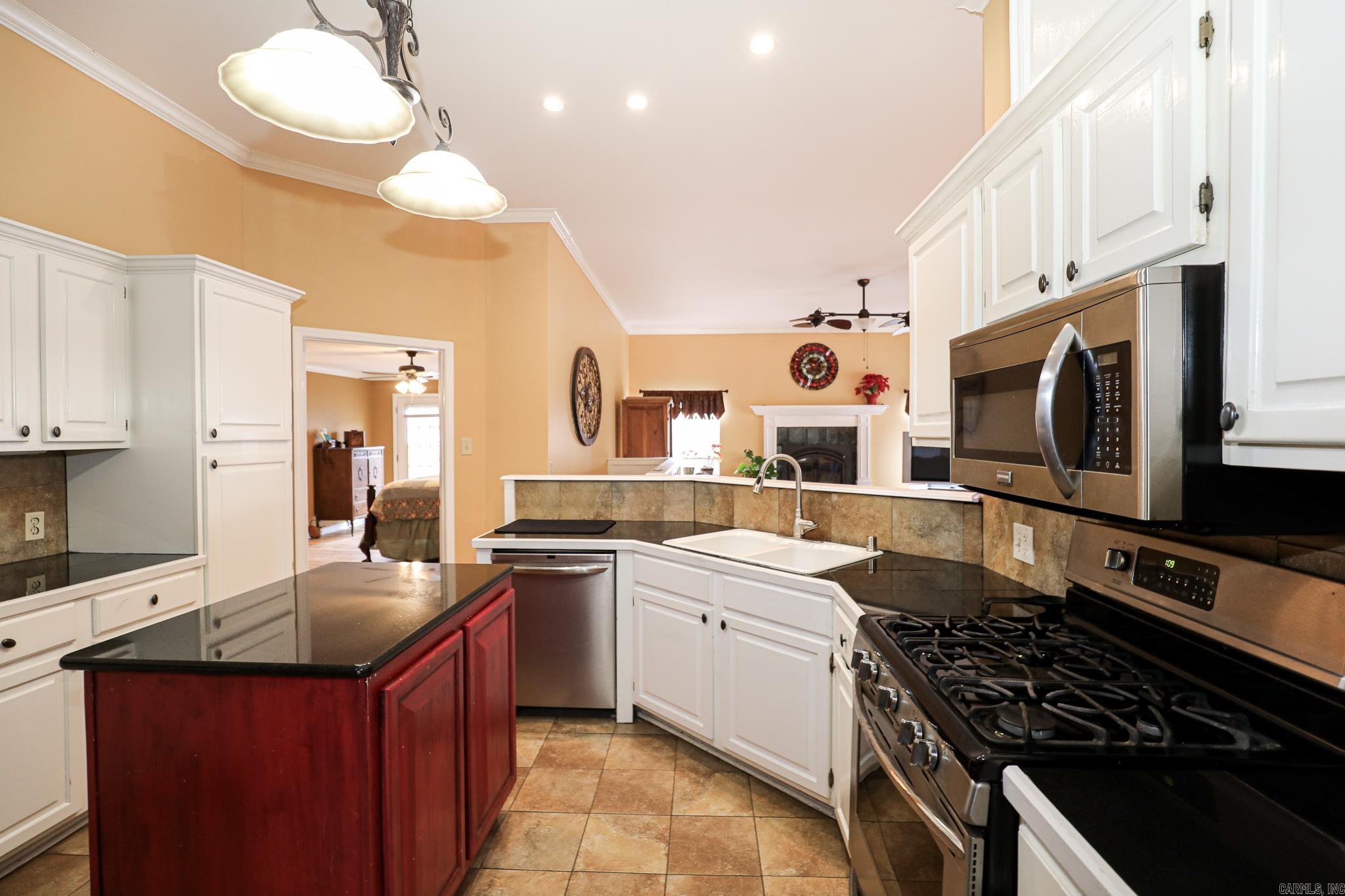 3322 QUAIL LN  Benton, AR