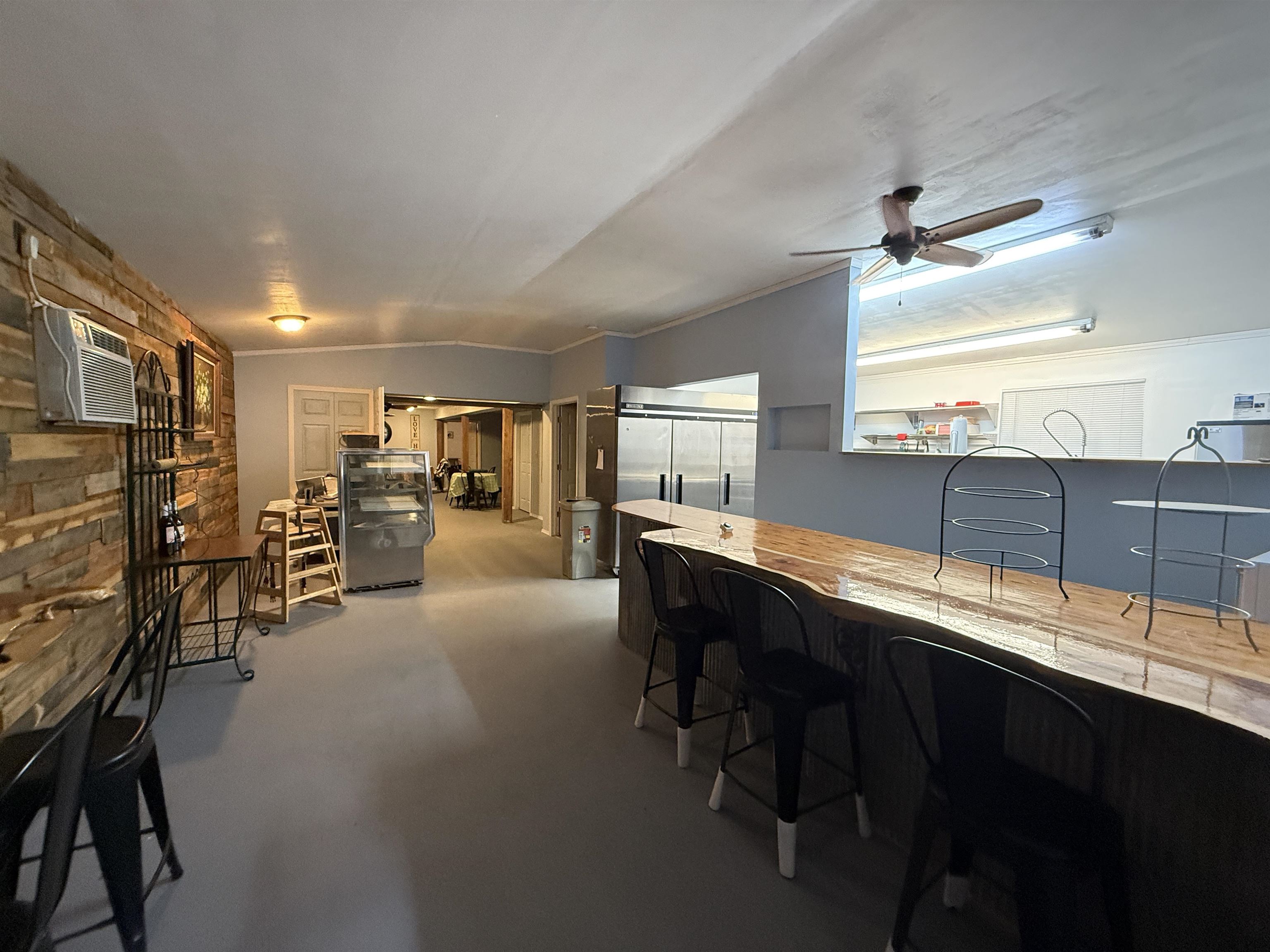 214 E Main  Hardy, AR