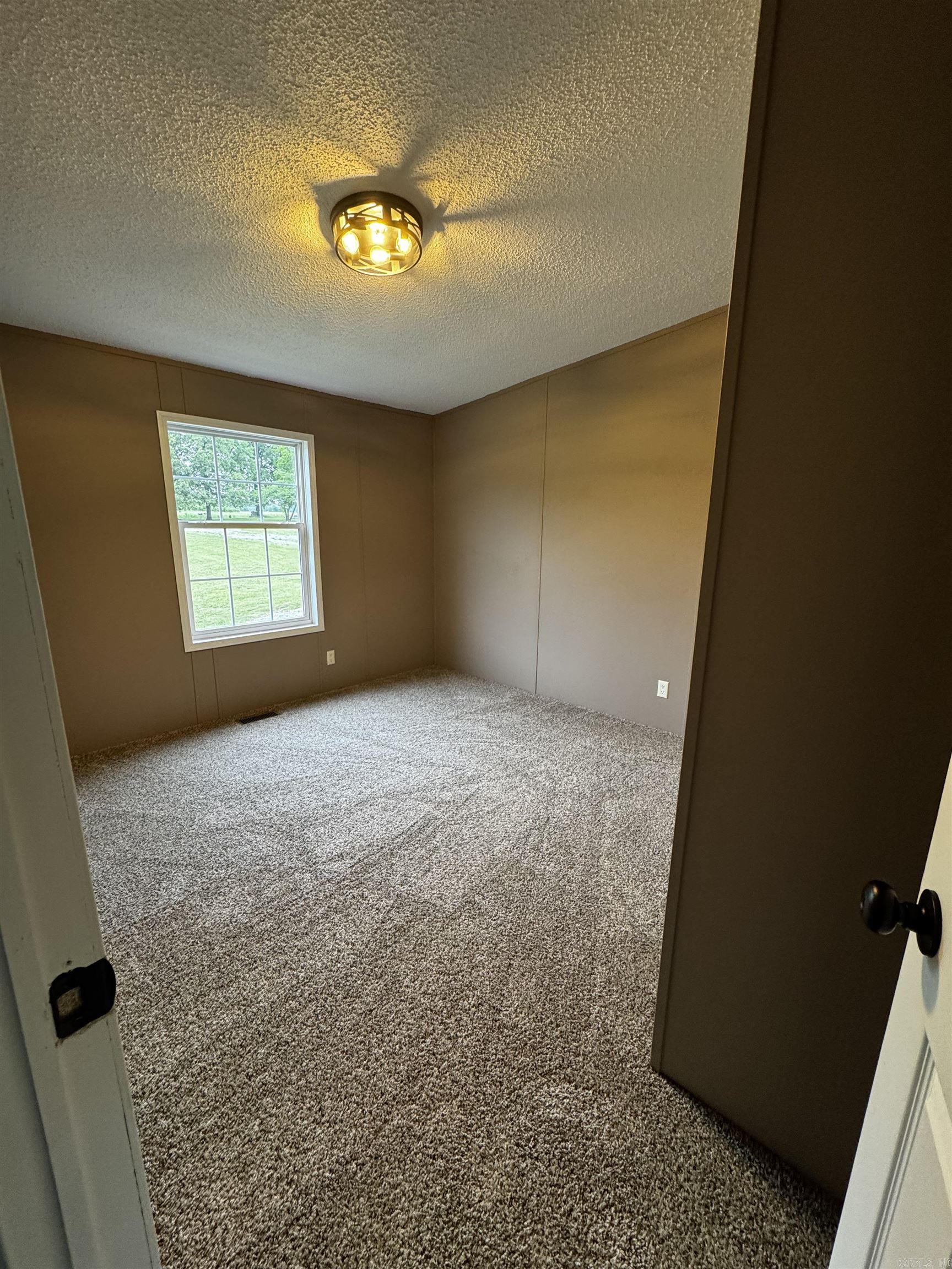 130 Hollis Road Clinton, AR 72031
