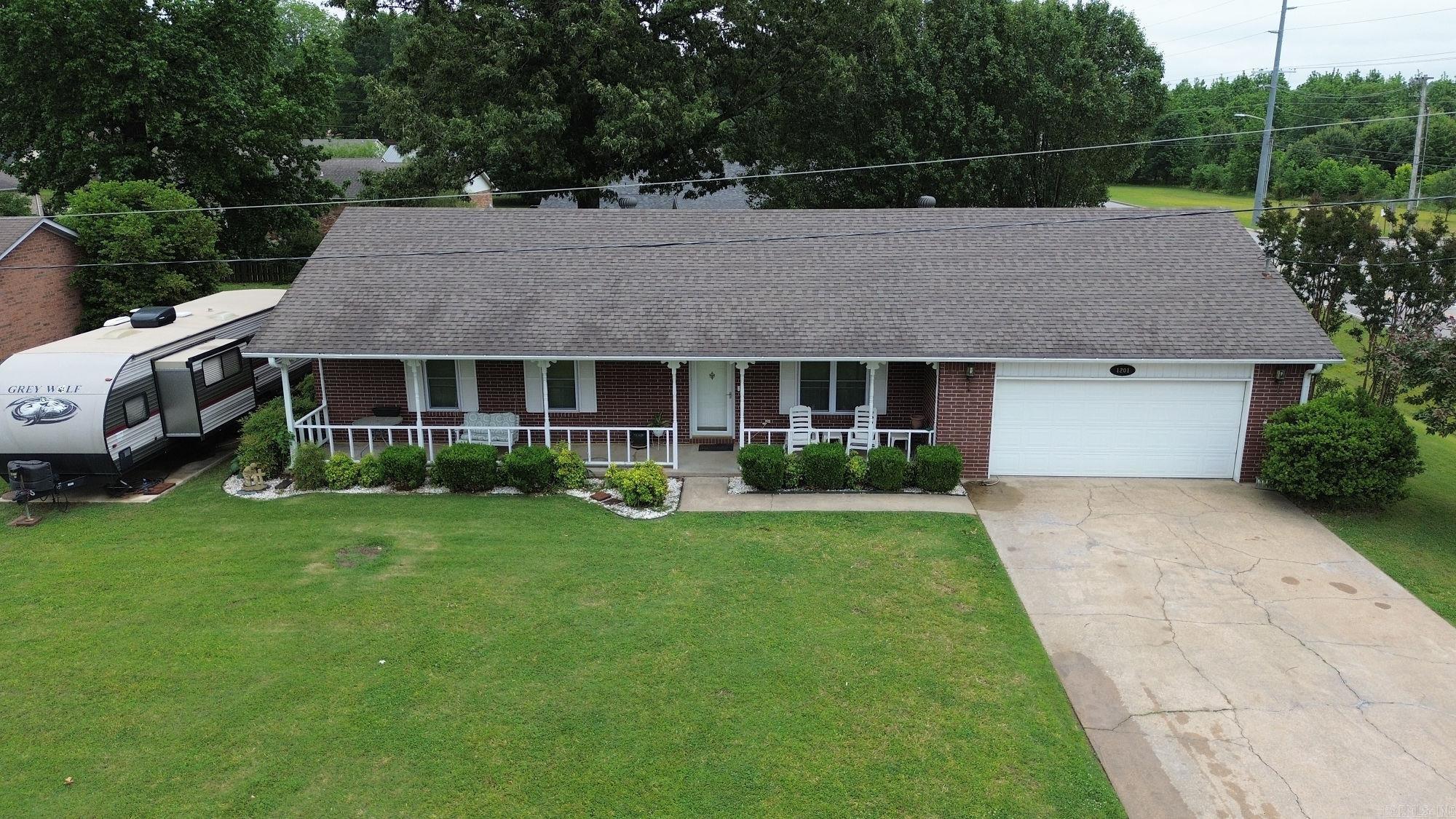 1201 Daniel Dr.  Paragould, AR