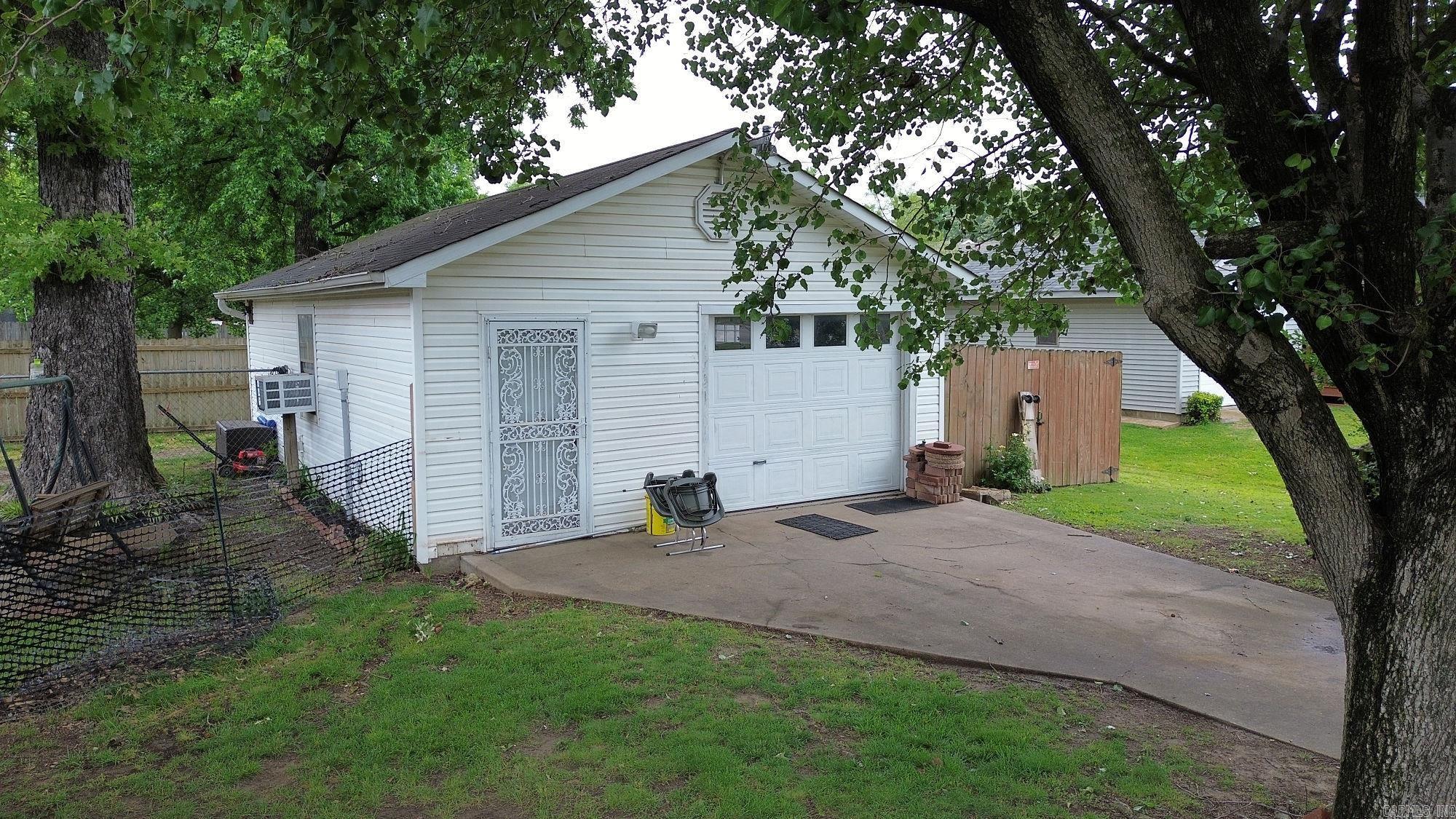 1201 Daniel Dr.  Paragould, AR