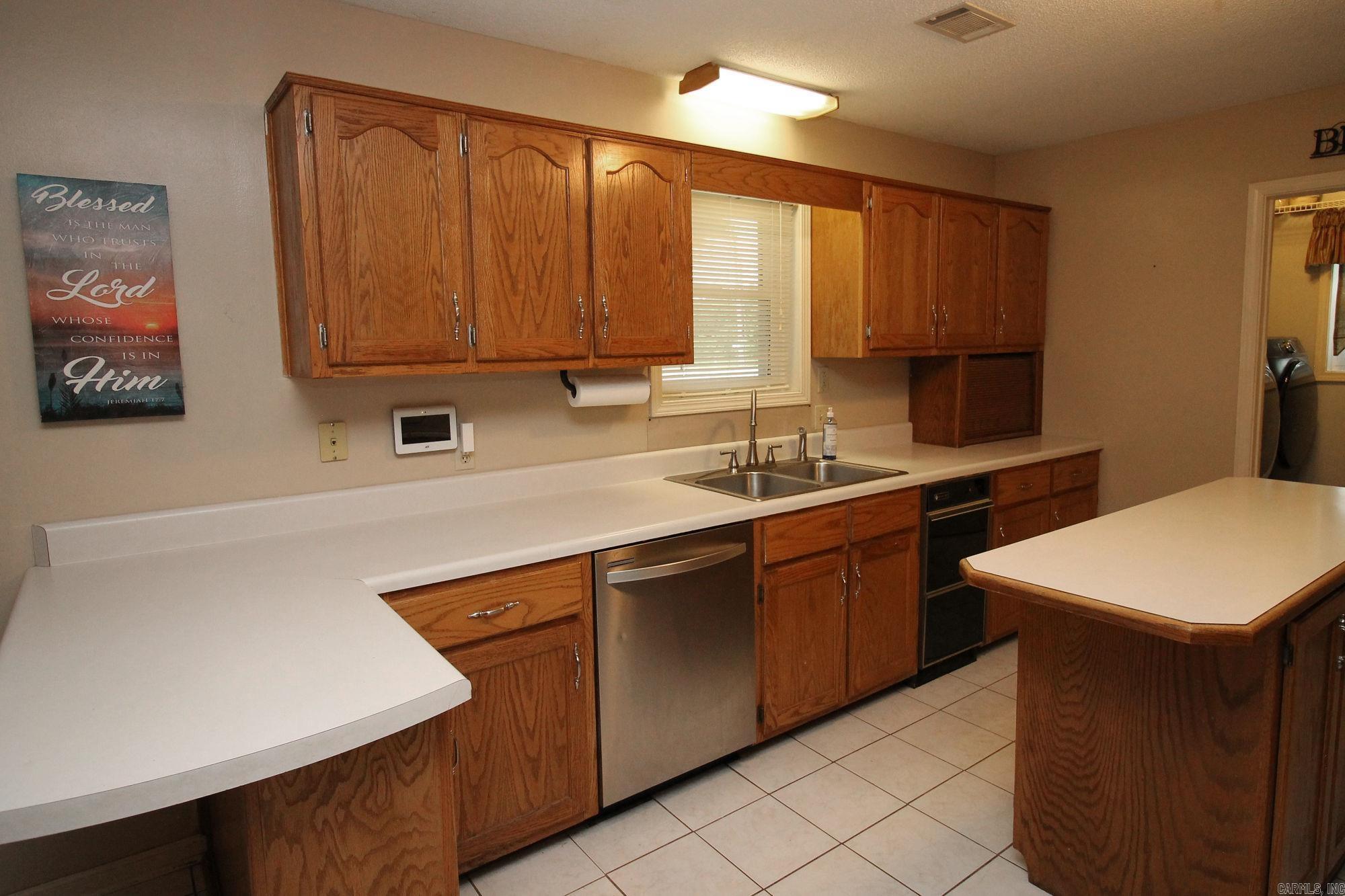 1201 Daniel Dr.  Paragould, AR