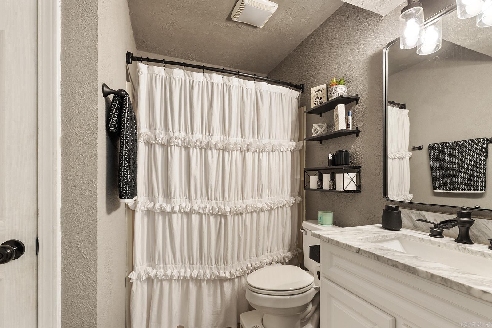 17 Point West Cove Little Rock, AR 72211
