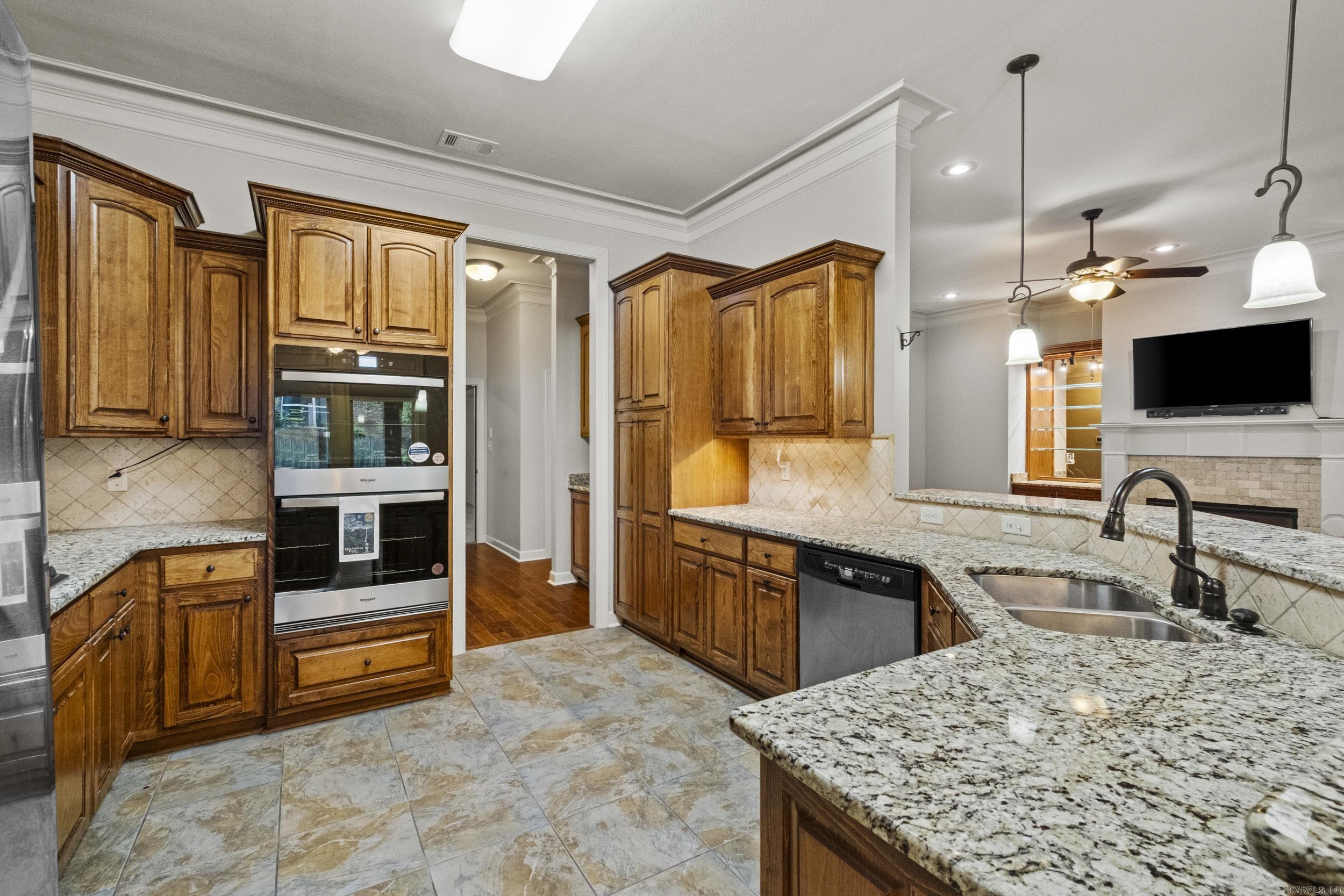 118 Lake Valley Drive  Maumelle, AR