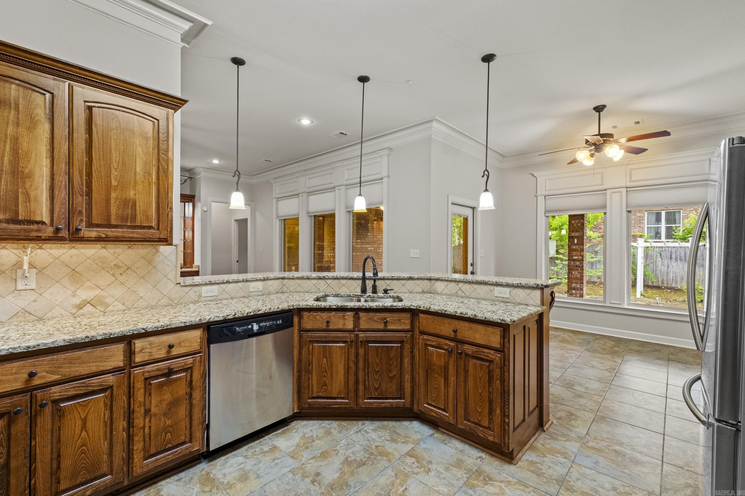118 Lake Valley Drive  Maumelle, AR