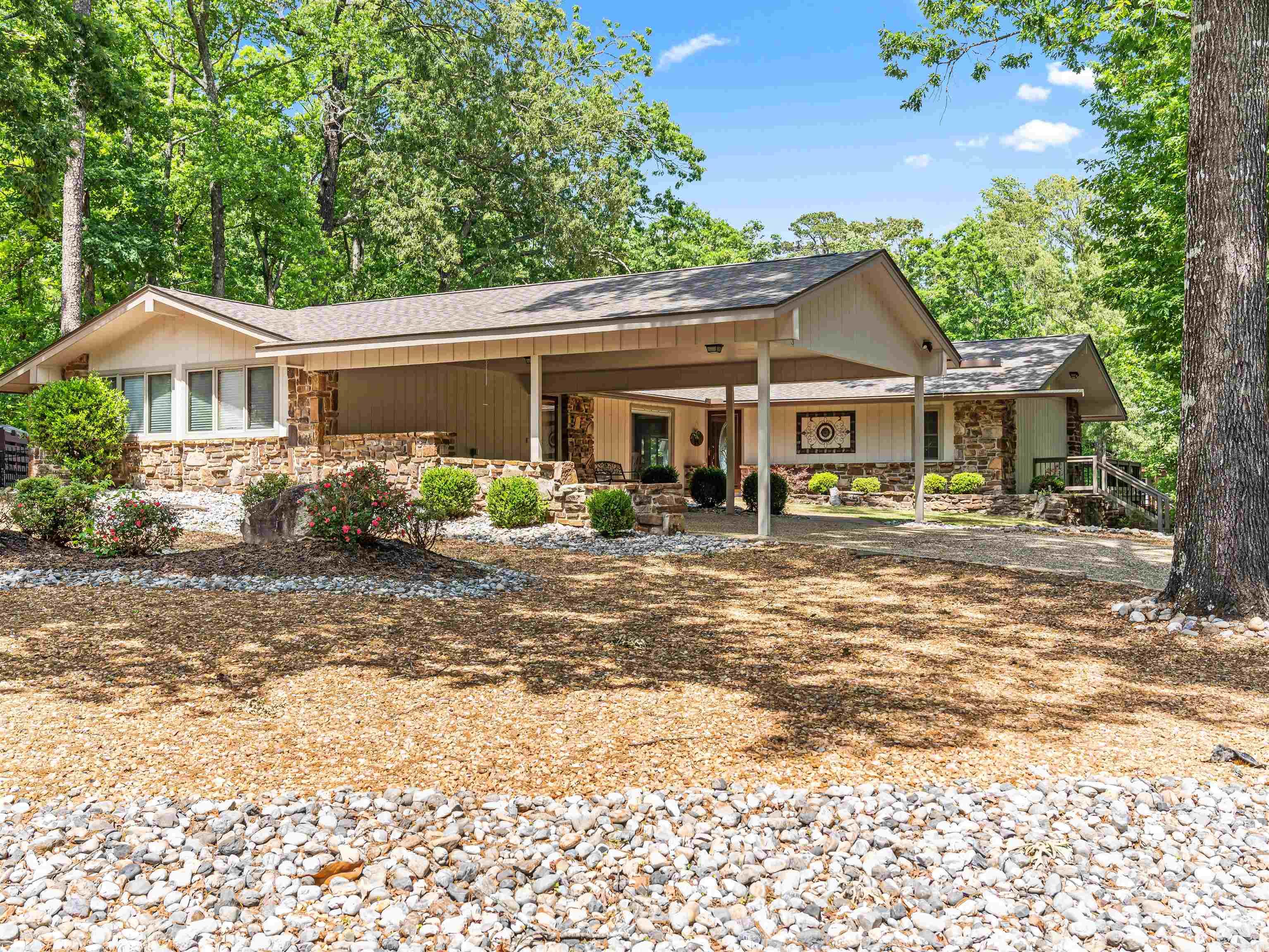 10 Guadalajara  Hot Springs Village, AR