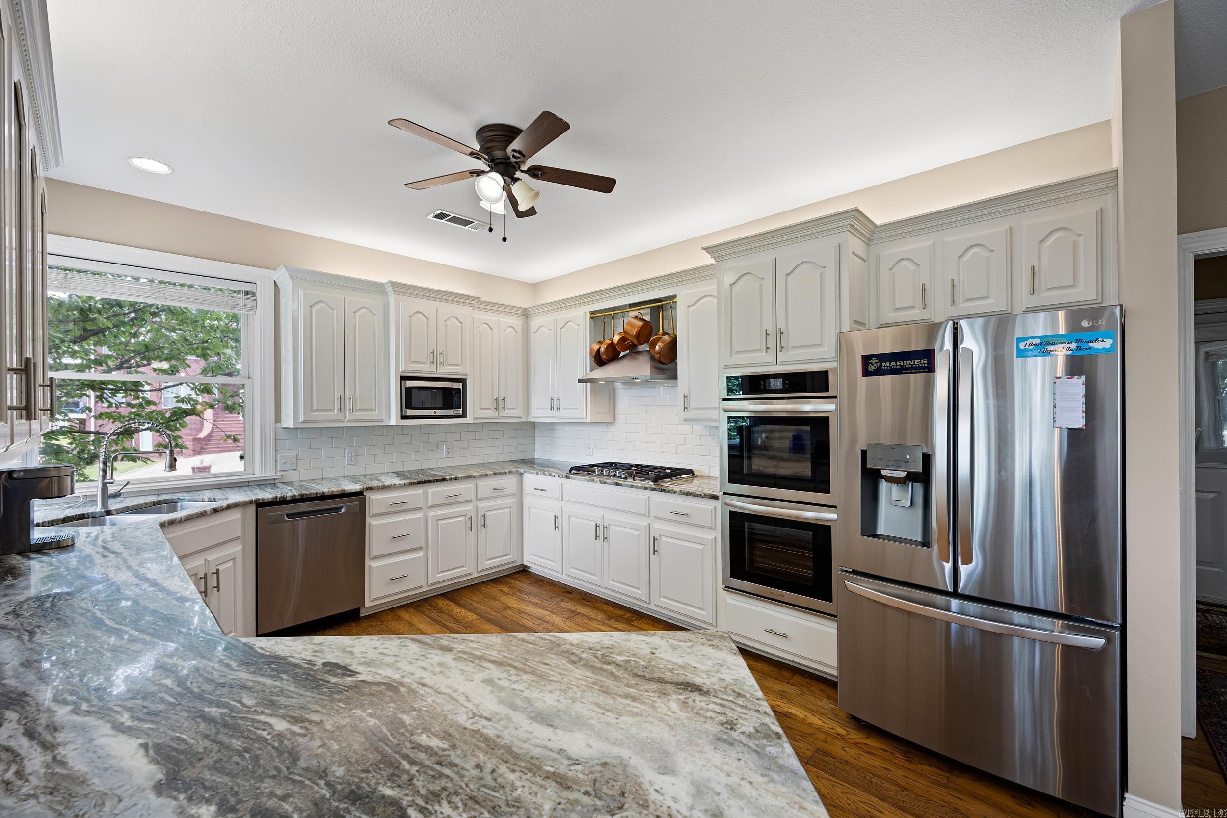 8 E Ridgeline Dr  Russellville, AR