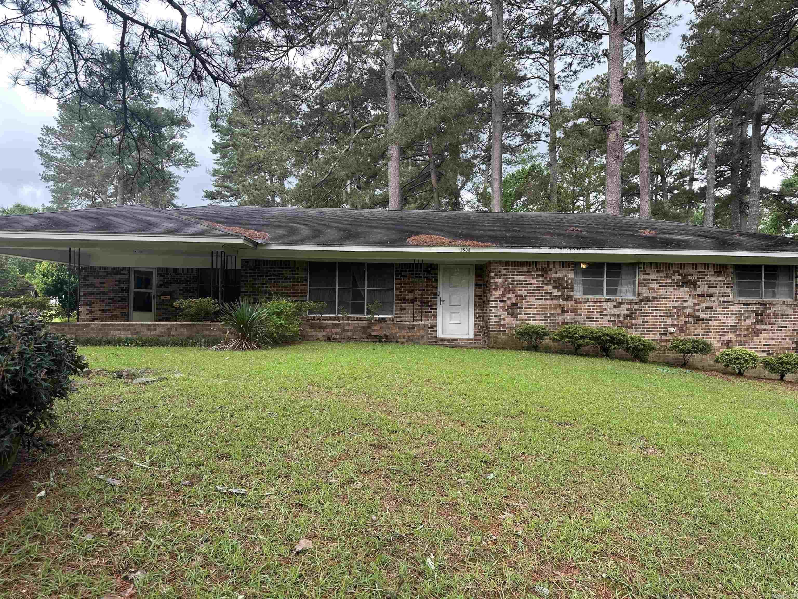1533 Pine Manor  Arkadelphia, AR