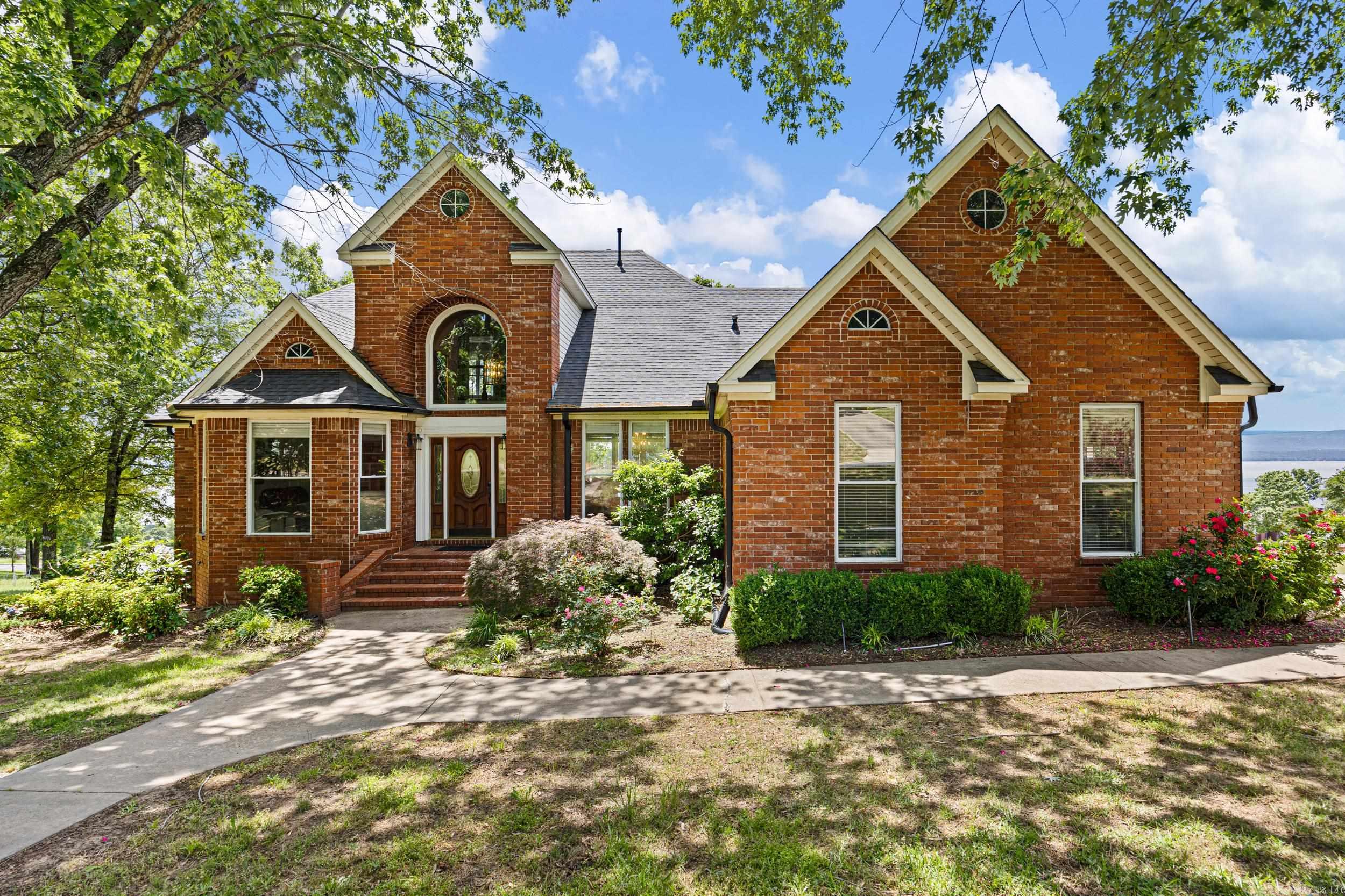 8 E Ridgeline Dr  Russellville, AR