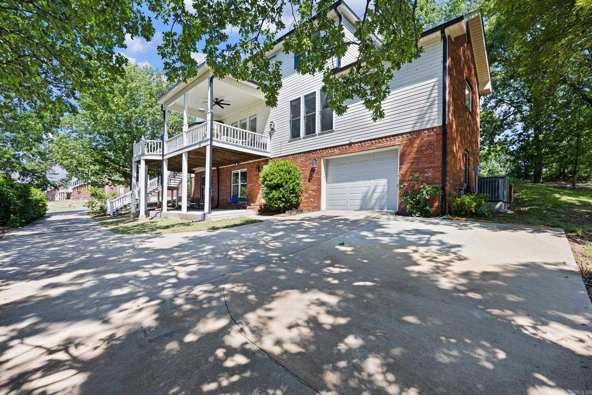 8 E Ridgeline Dr Russellville, AR 72802