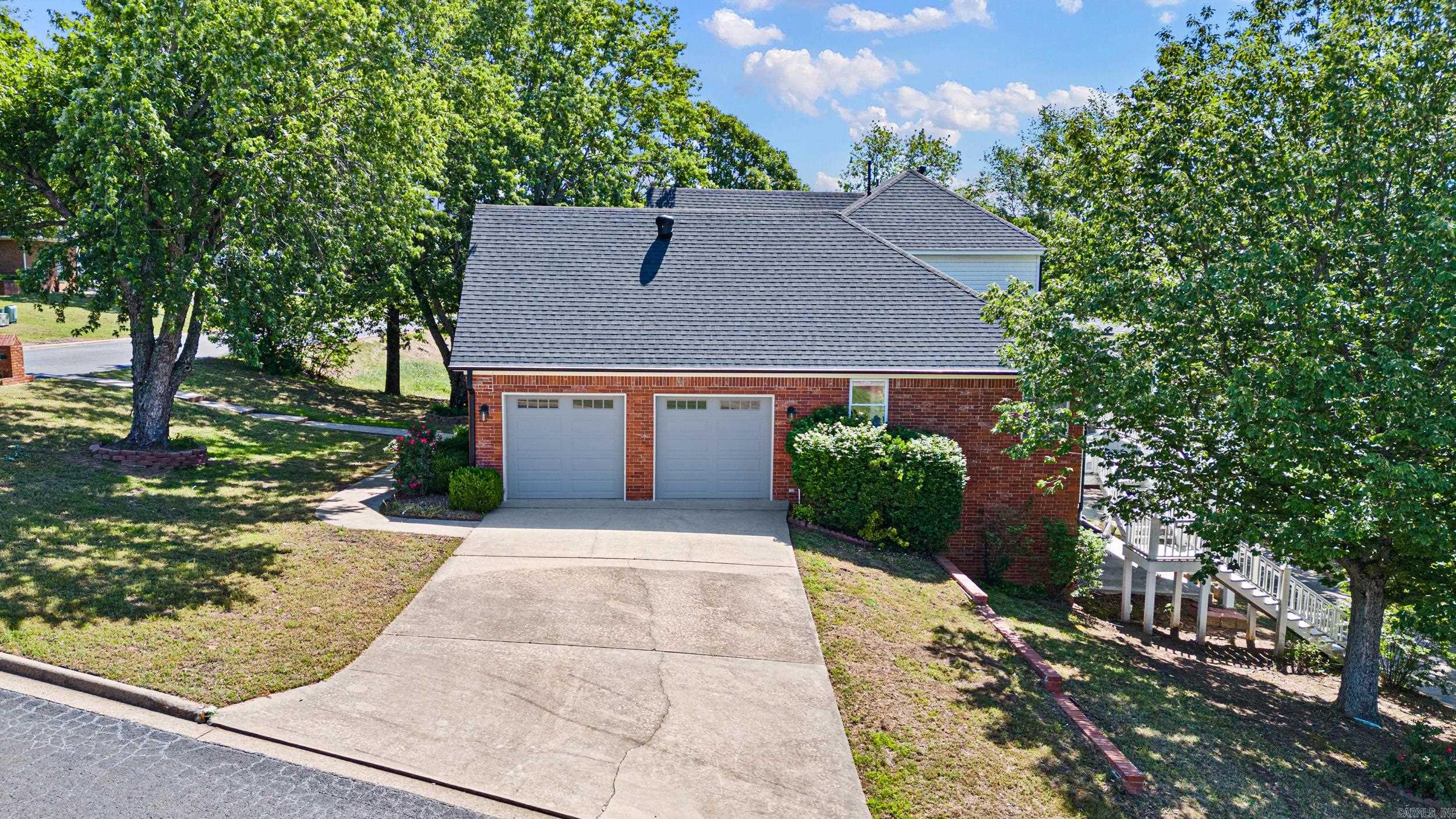 8 E Ridgeline Dr Russellville, AR 72802