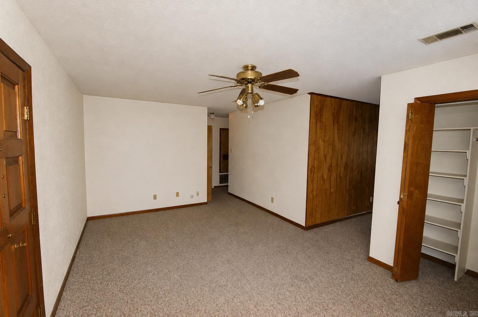 6102 N Woodview  Sherwood, AR