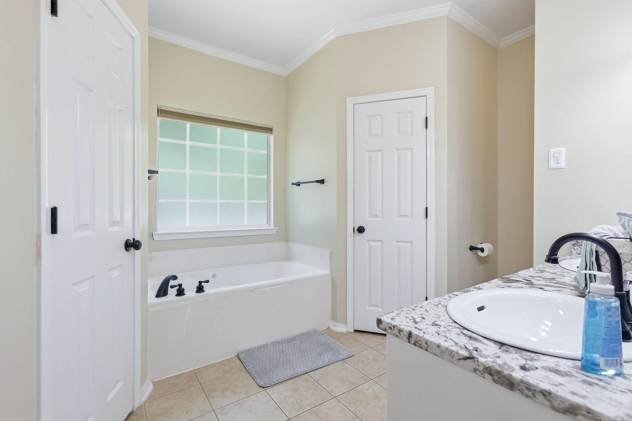 1708 Pleasant Pointe Cir  Bryant, AR