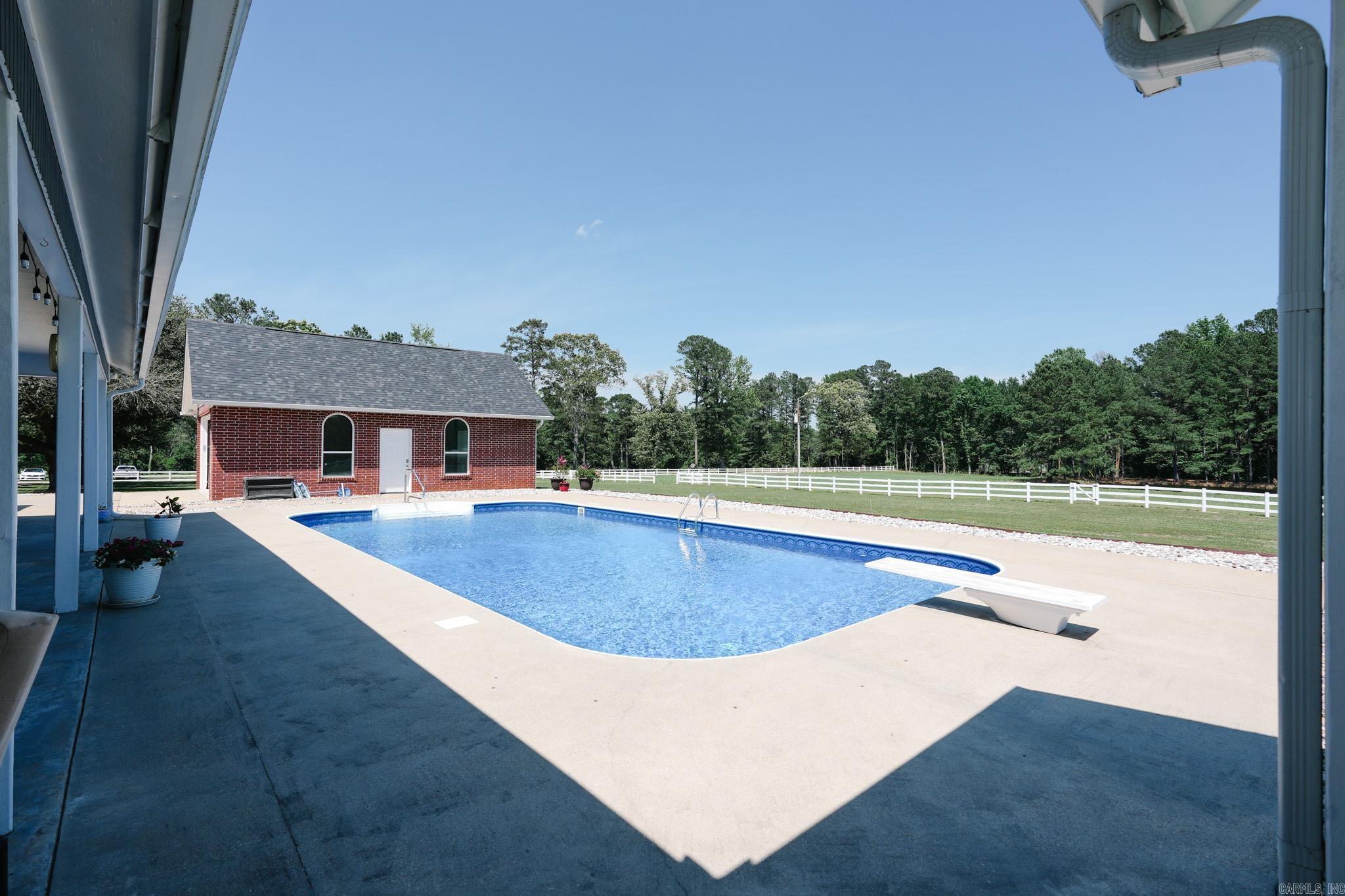408 Autrey Lane  Maud, TX