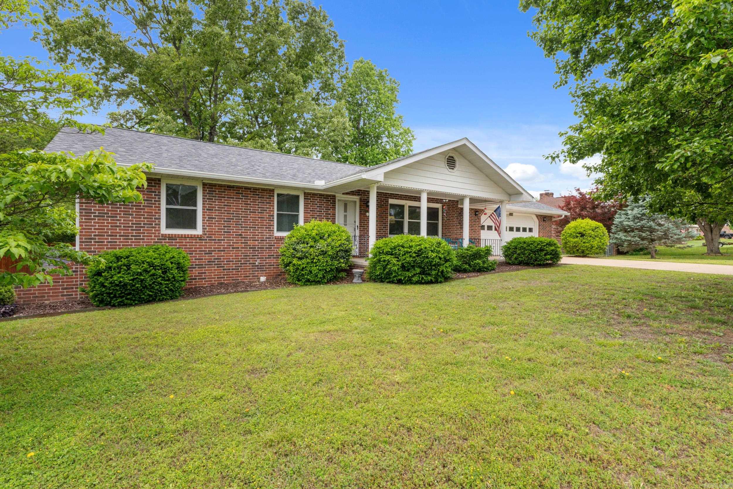 1919 Ivy Lane  Mountain Home, AR