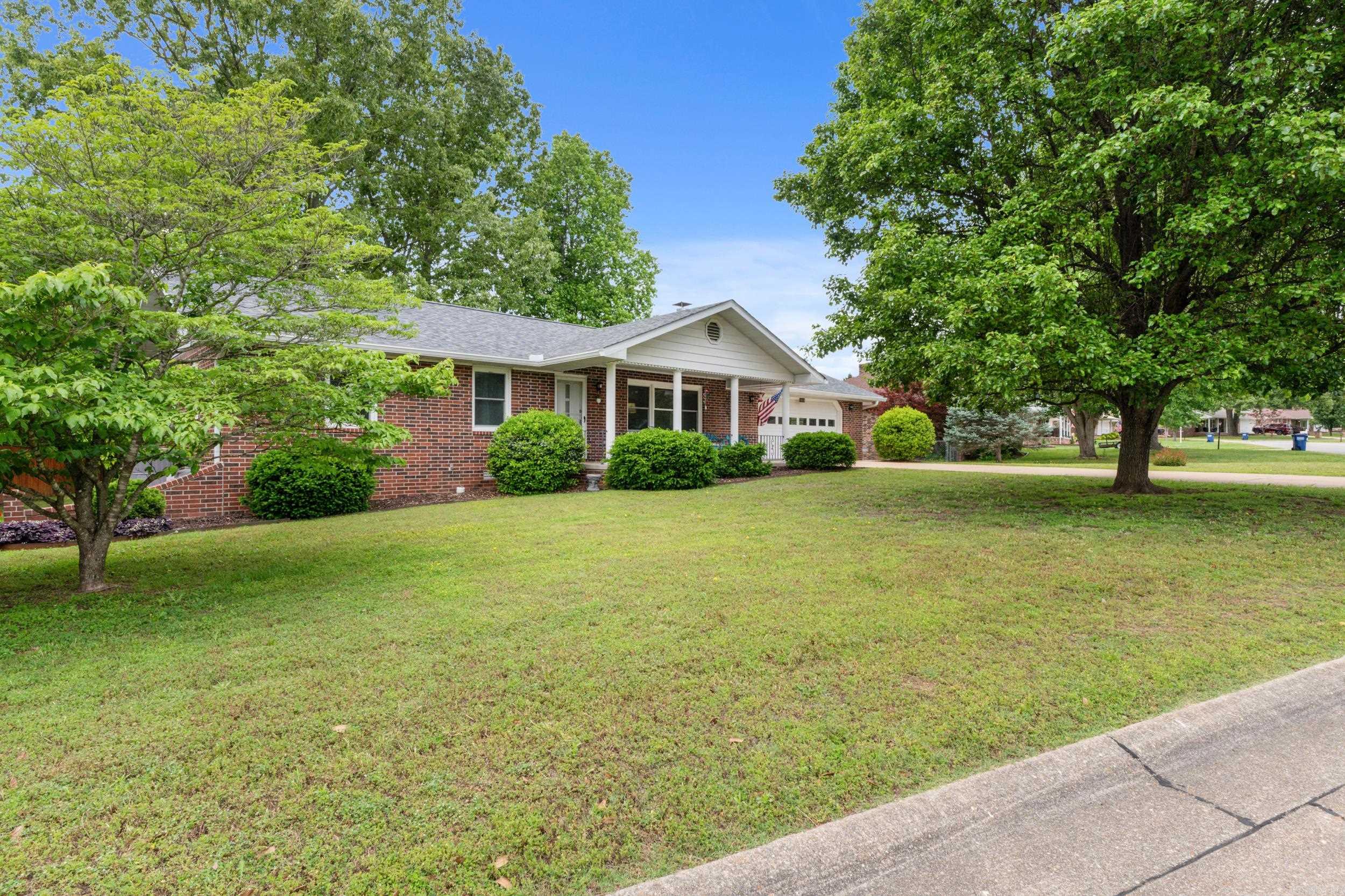 1919 Ivy Lane  Mountain Home, AR