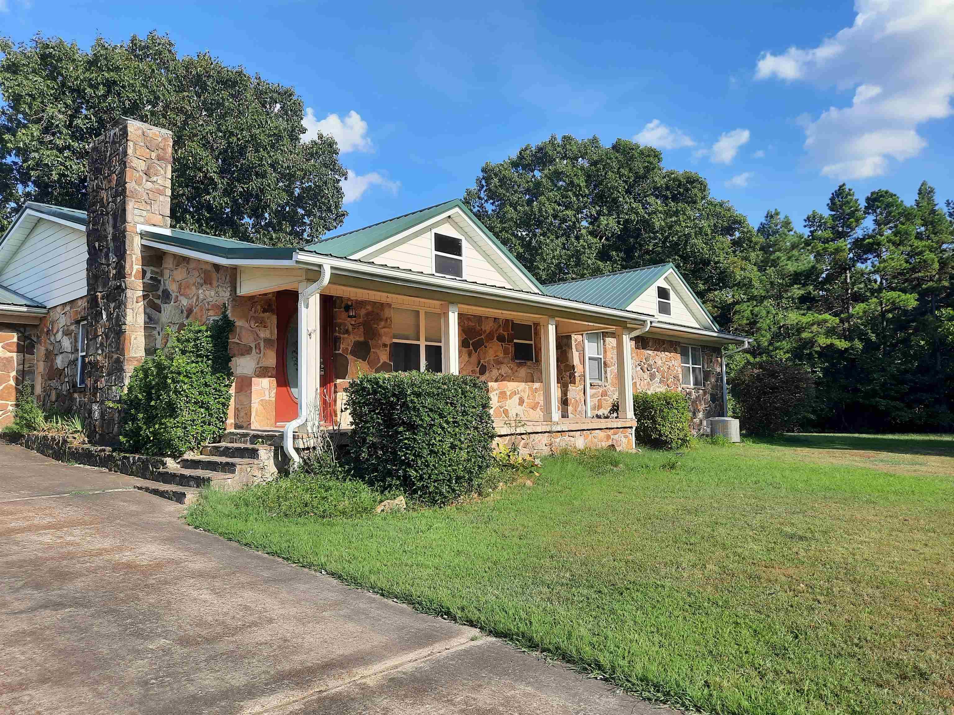 1162 Cove  Mountain View, AR