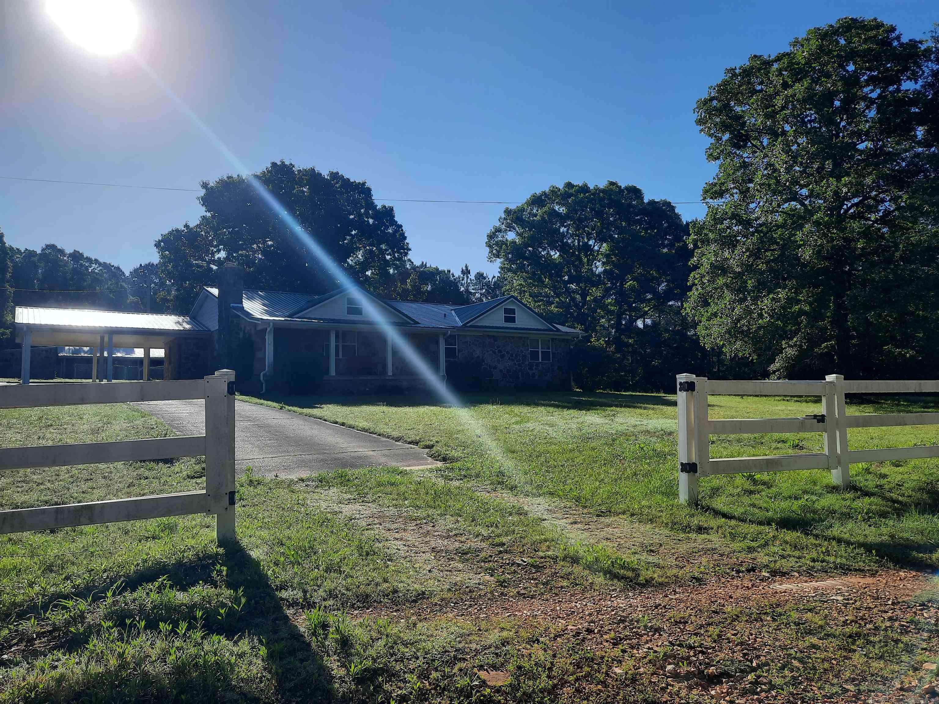 1162 Cove  Mountain View, AR
