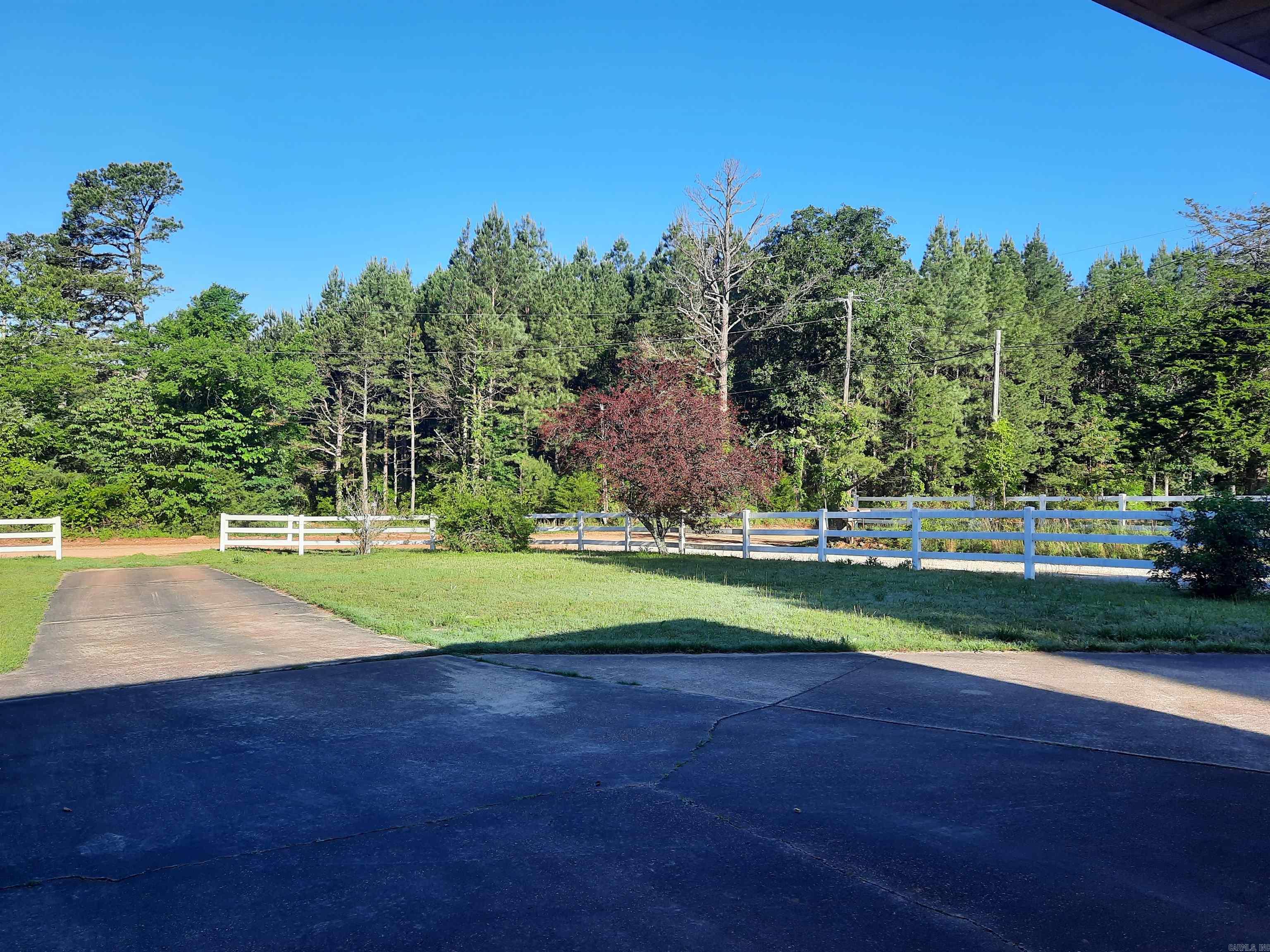 1162 Cove  Mountain View, AR
