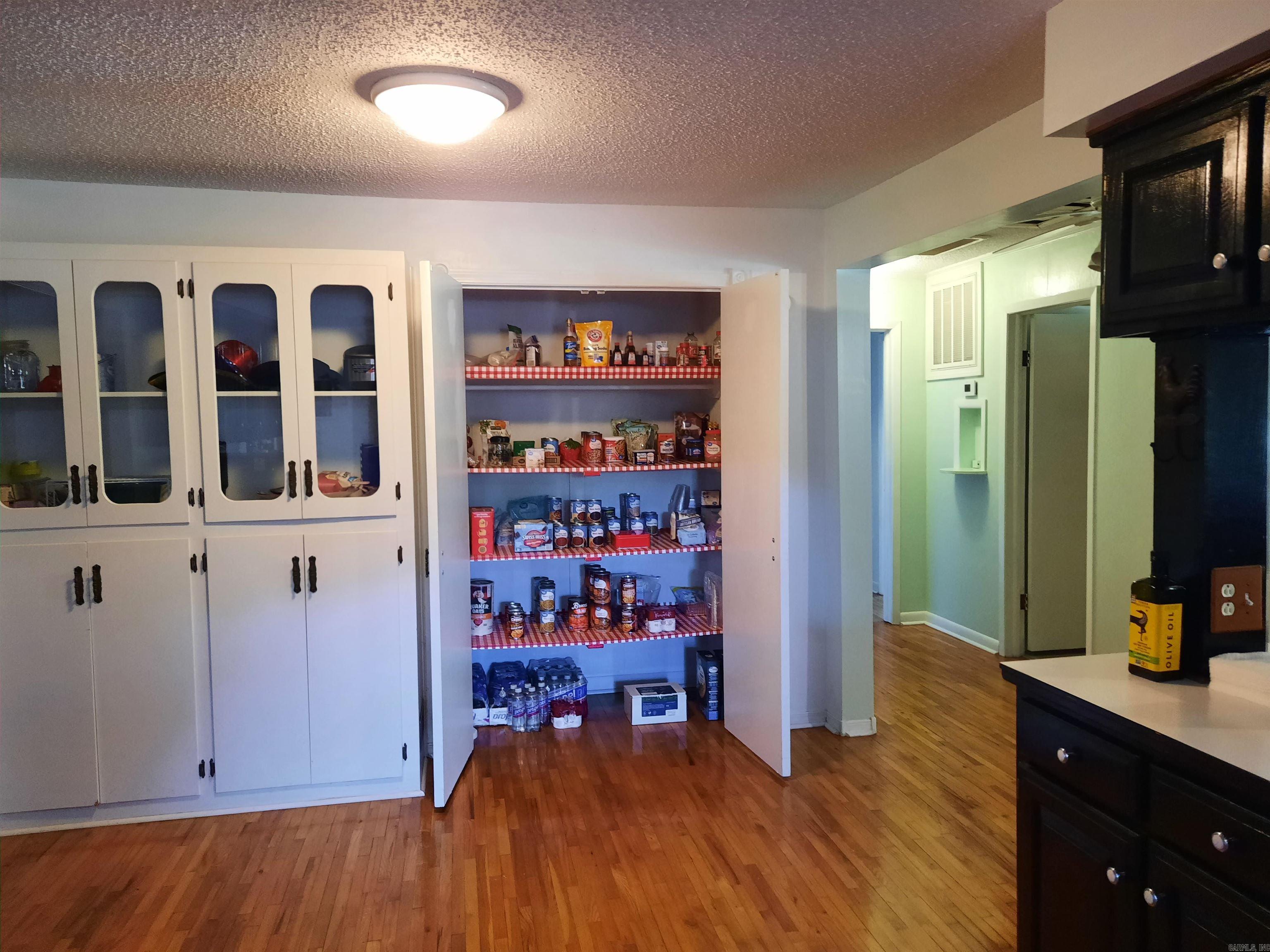 1162 Cove  Mountain View, AR