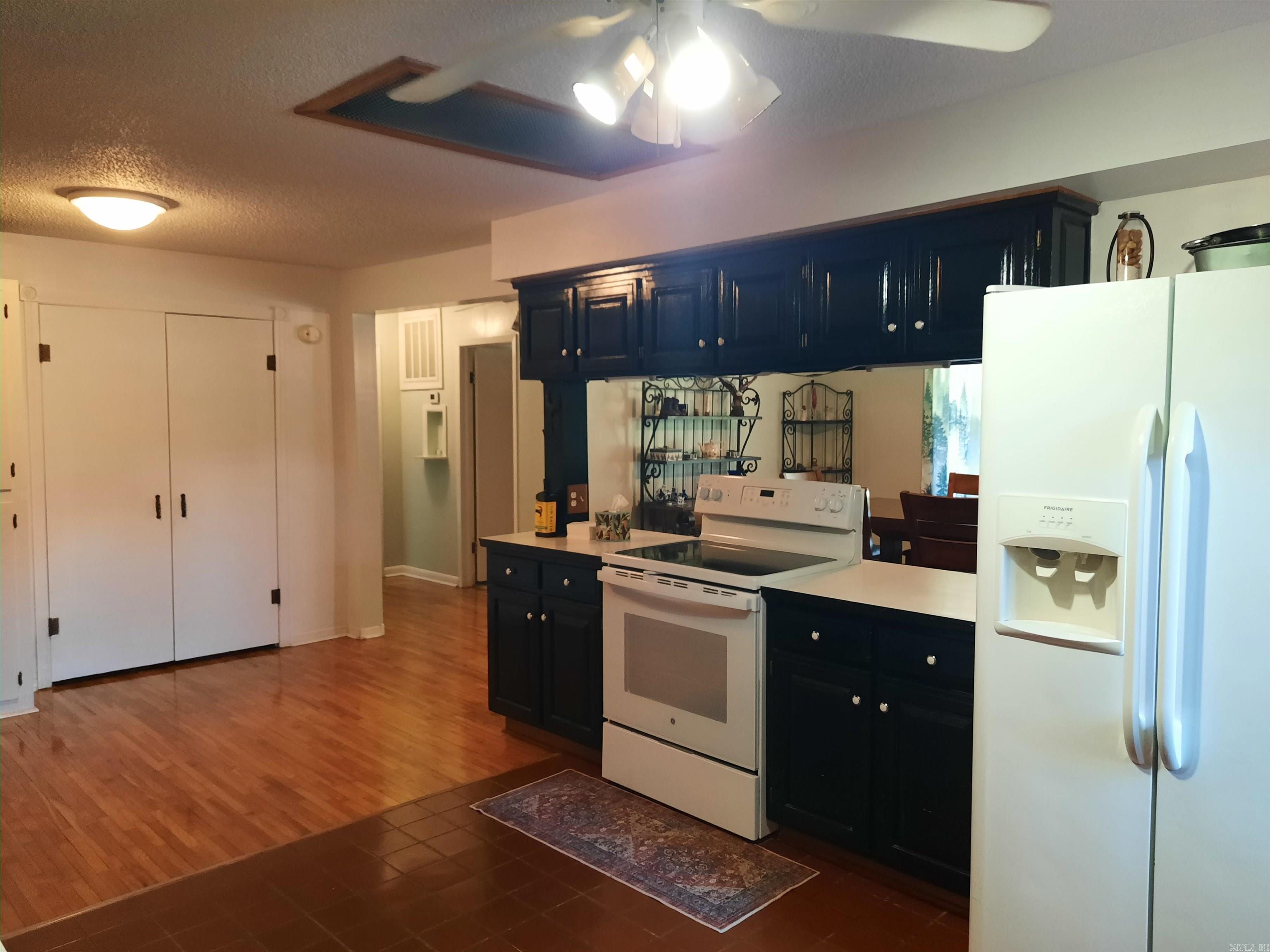 1162 Cove  Mountain View, AR