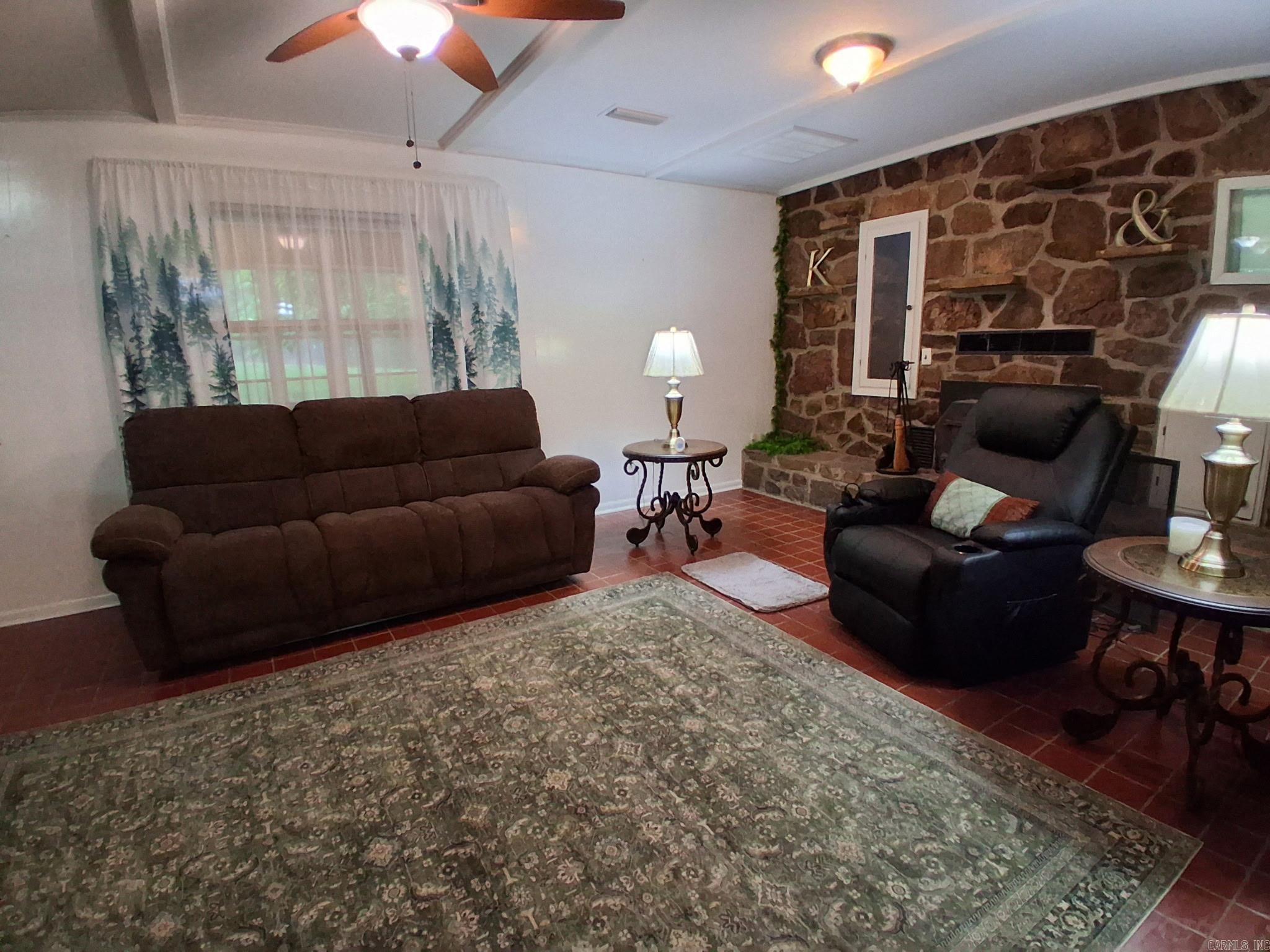1162 Cove  Mountain View, AR