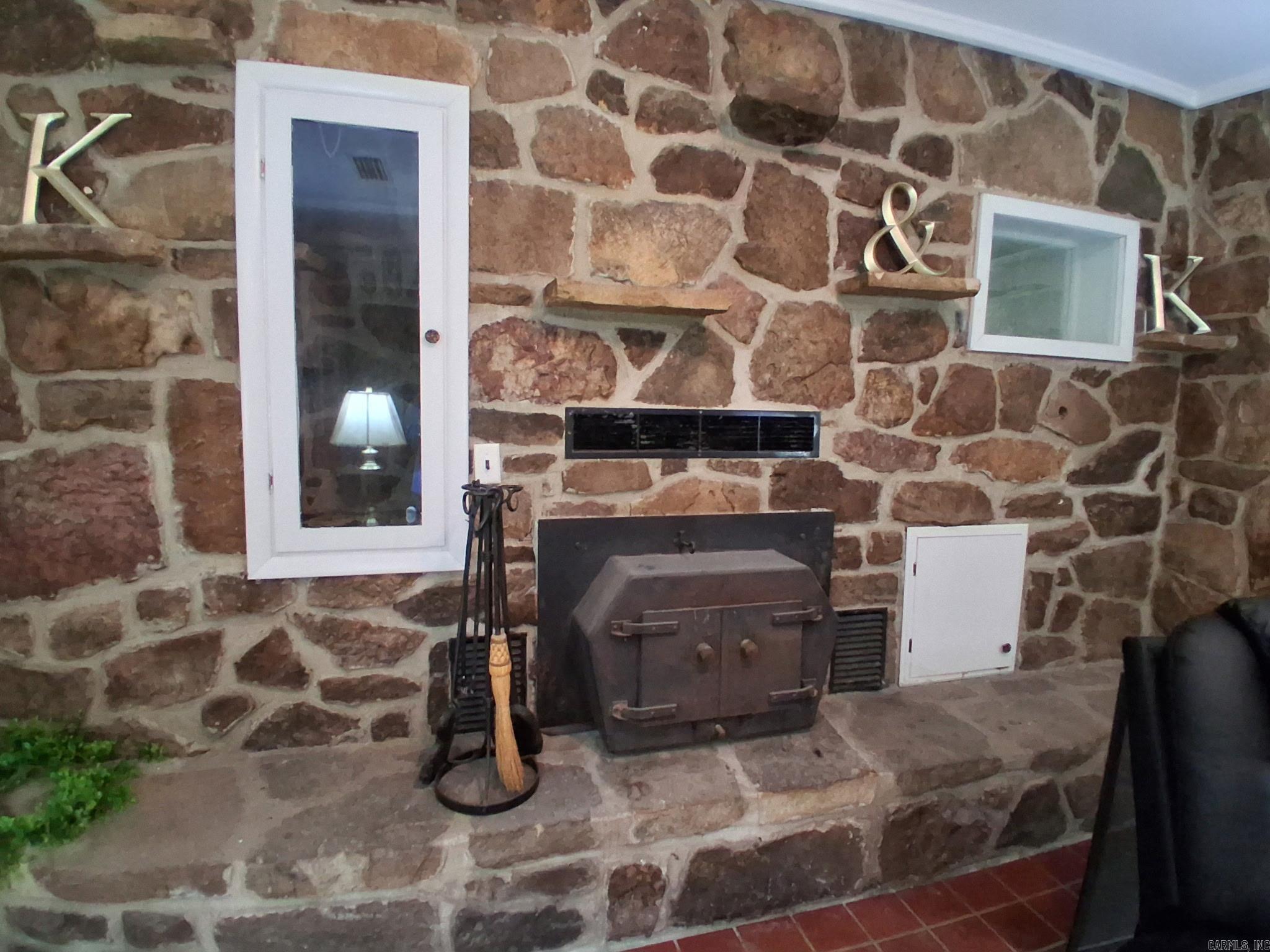 1162 Cove  Mountain View, AR