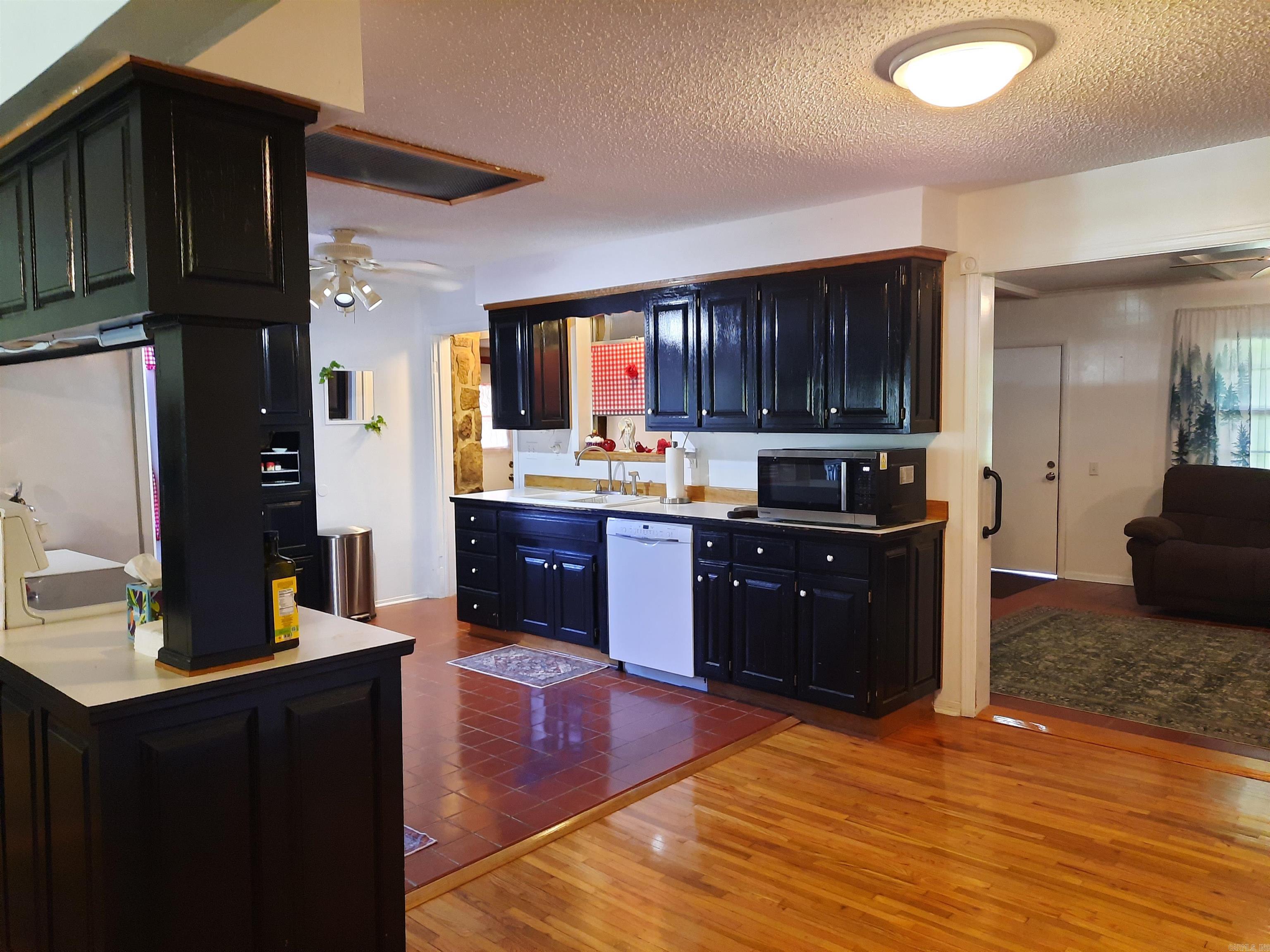 1162 Cove  Mountain View, AR